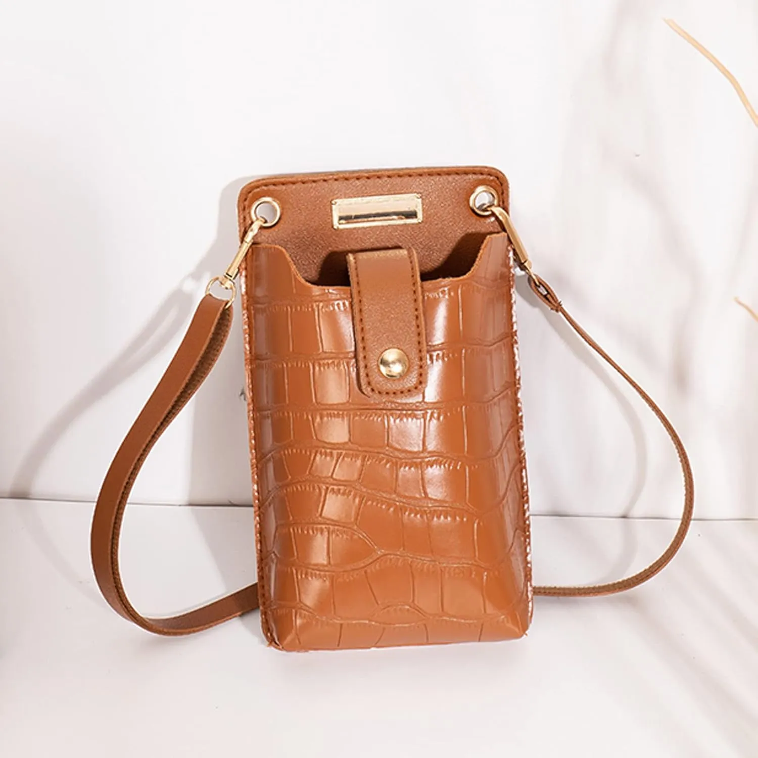 Anti Theft Crossbody Bags for Women Crossbody Purses and Handbags Lightweight Pocketbook Travel Bag with Zipper(Brown)
