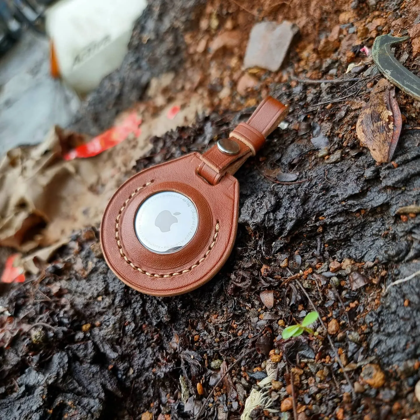 Apple airtag leather case