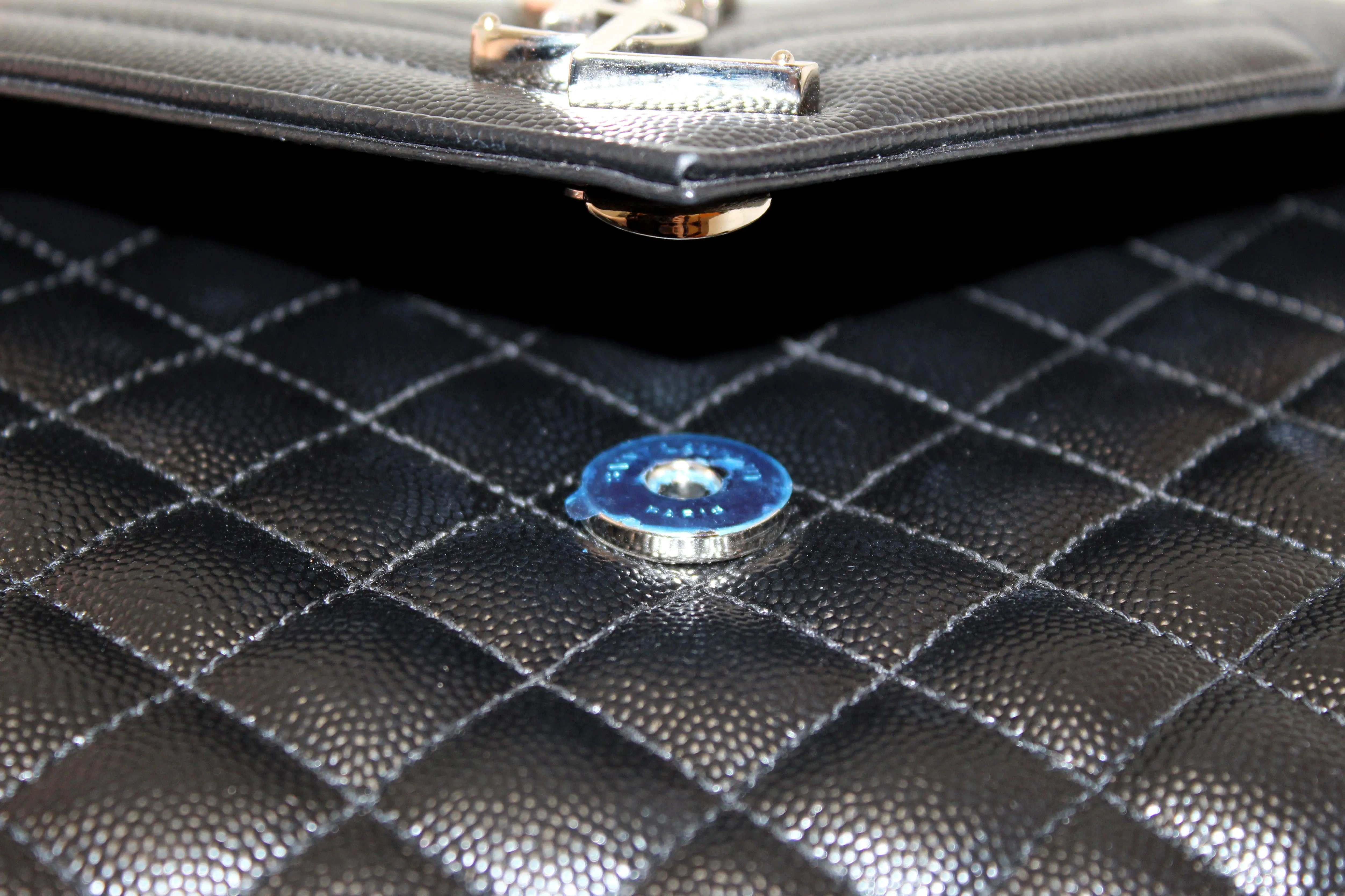 Authentic Saint Laurent Black Matelasse Grain De Poudre Embossed Leather Medium Envelope Bag
