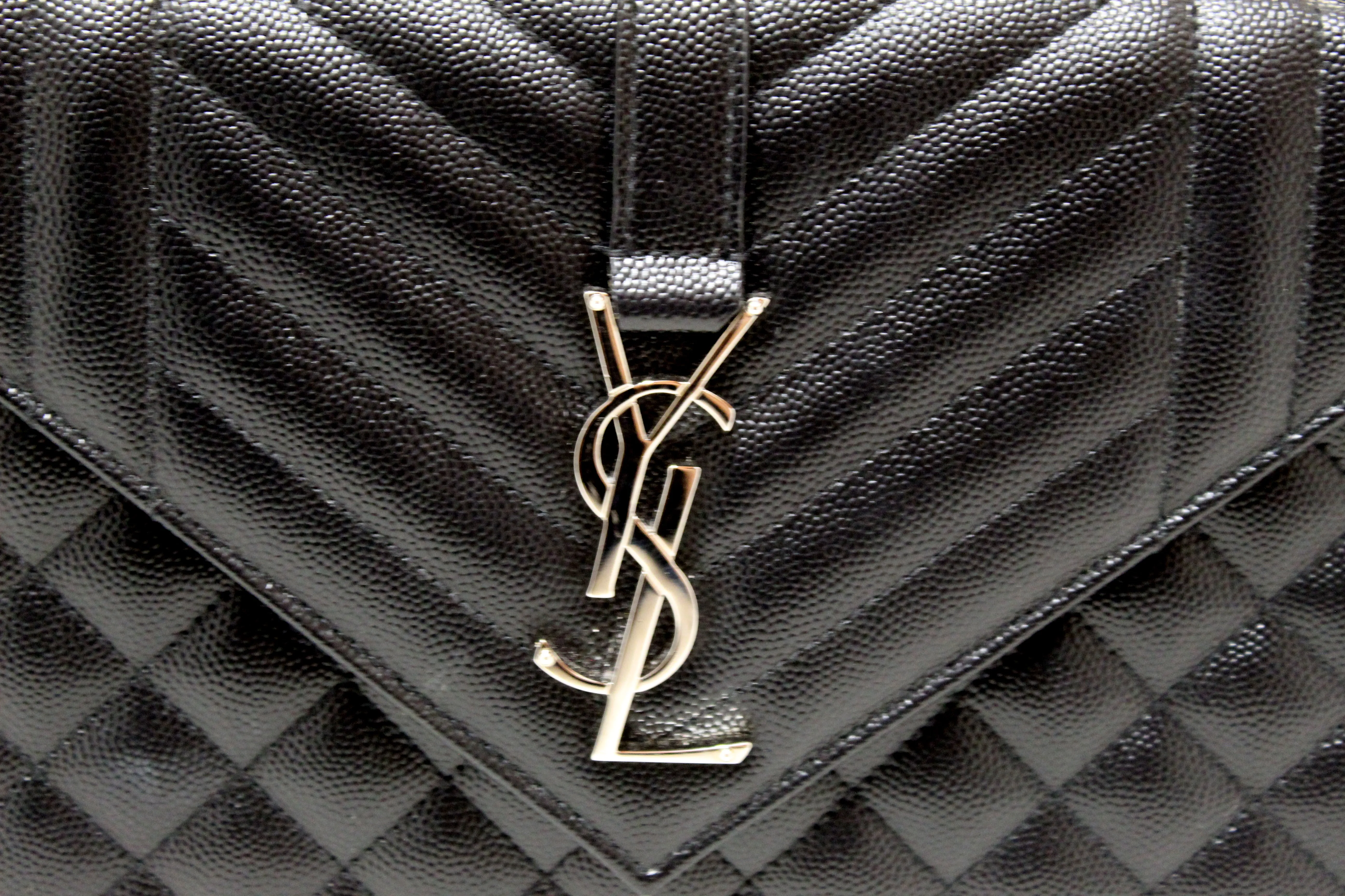 Authentic Saint Laurent Black Matelasse Grain De Poudre Embossed Leather Medium Envelope Bag