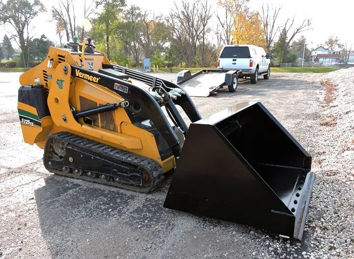 BERLON Snow and Light Material Bucket for Mini Loaders