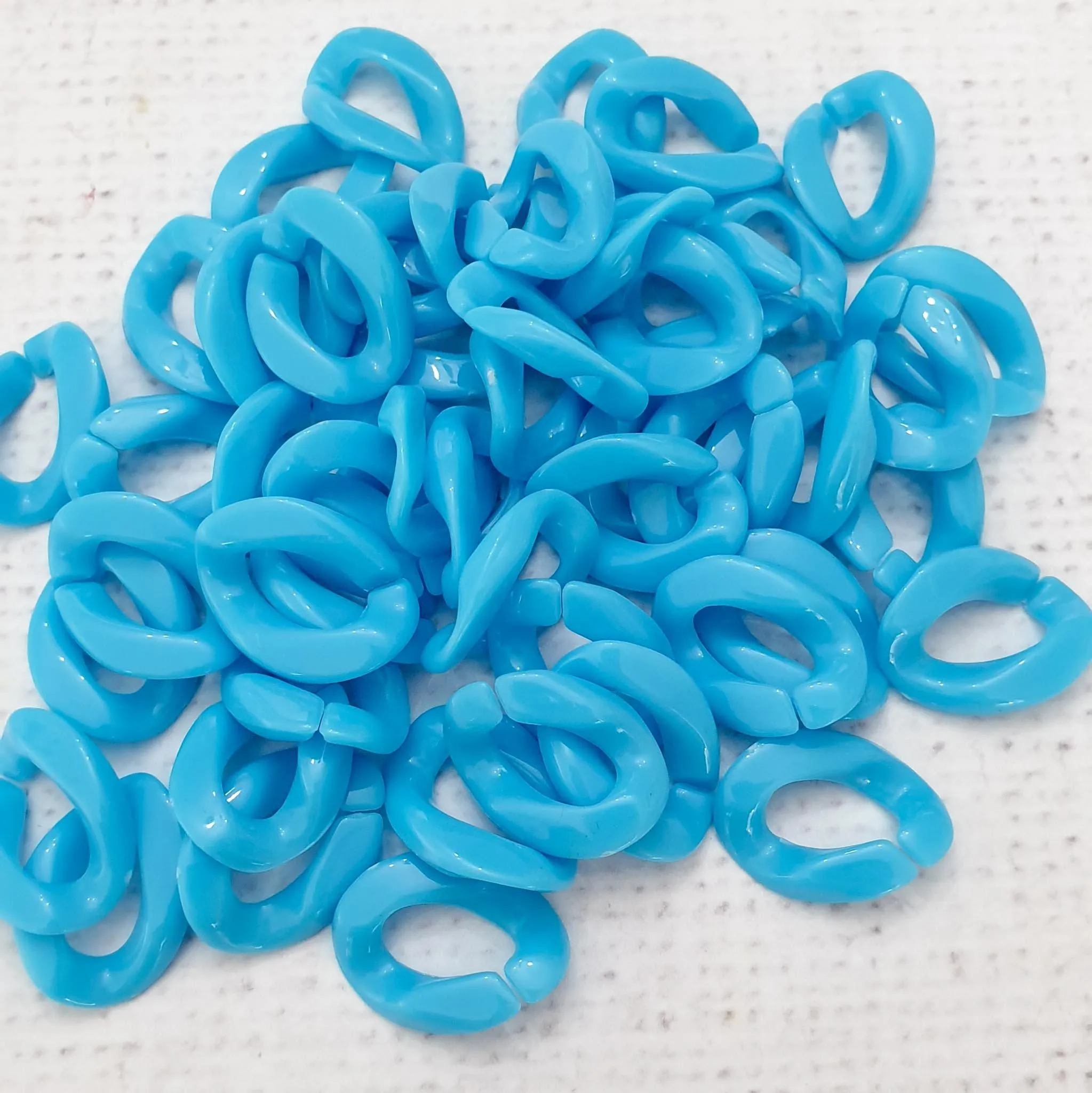 BLUE plastic chain links