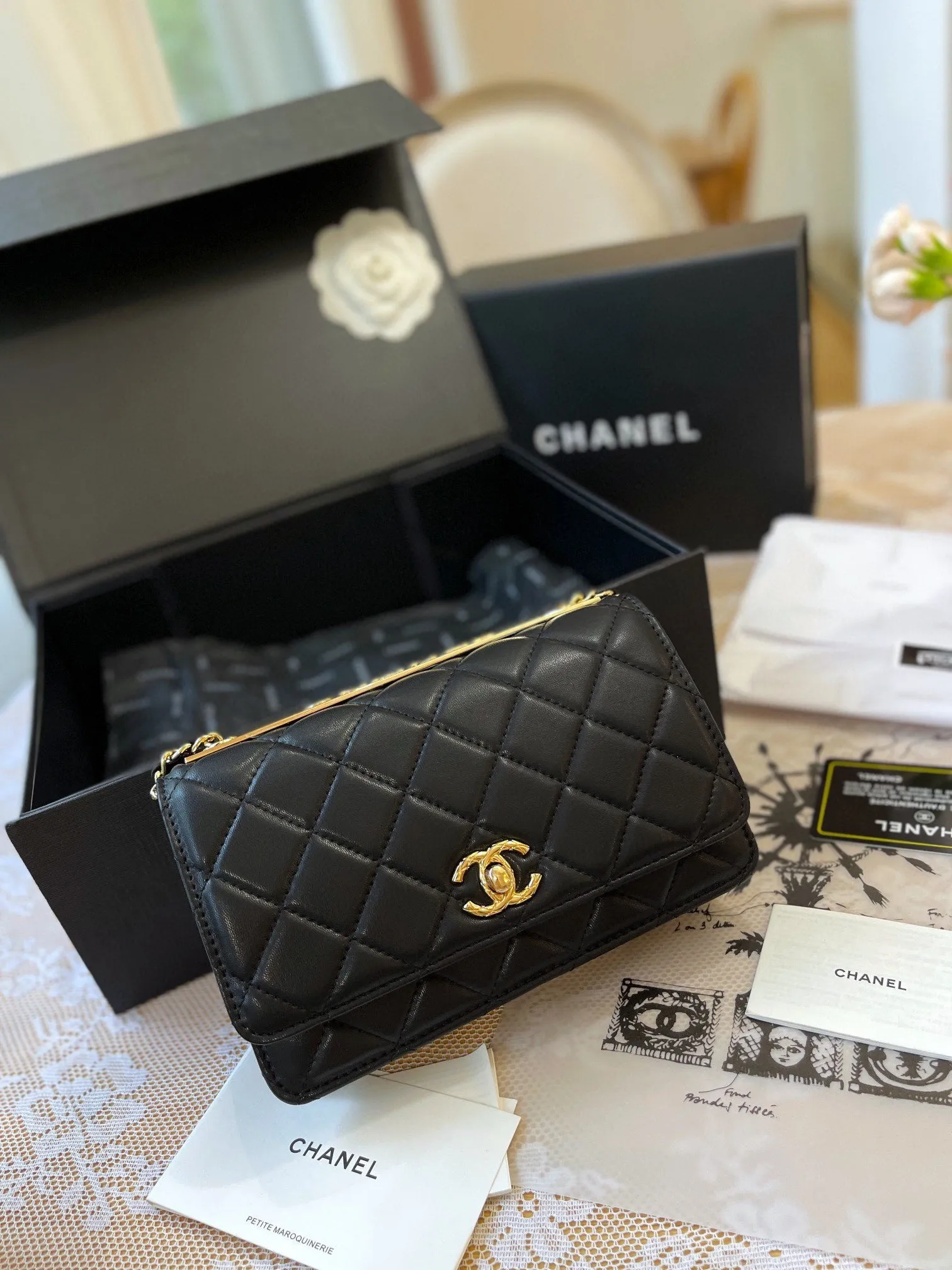 CC620 Wallet on Chain / 4.8 × 7.5 × 1.4 in