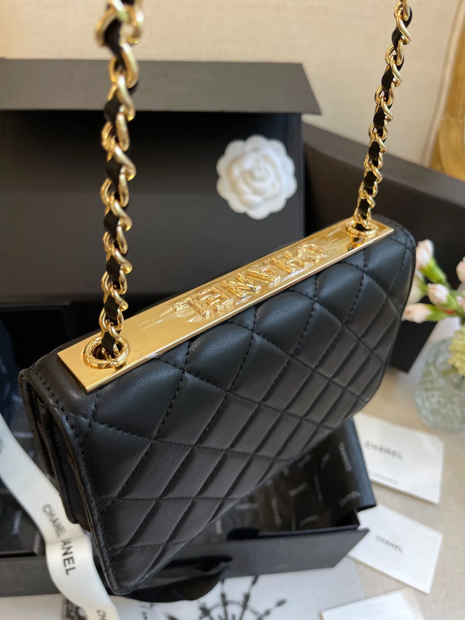 CC620 Wallet on Chain / 4.8 × 7.5 × 1.4 in