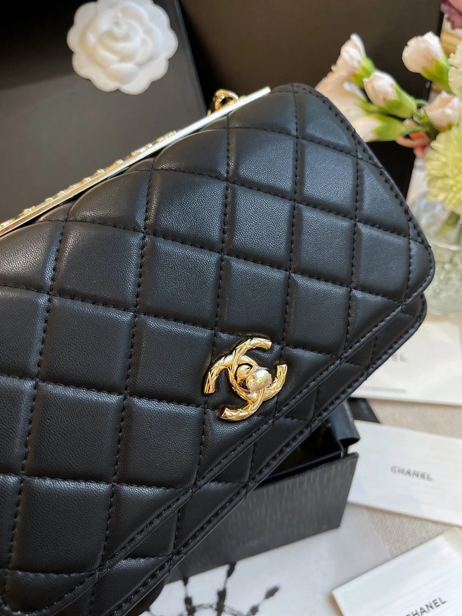 CC620 Wallet on Chain / 4.8 × 7.5 × 1.4 in