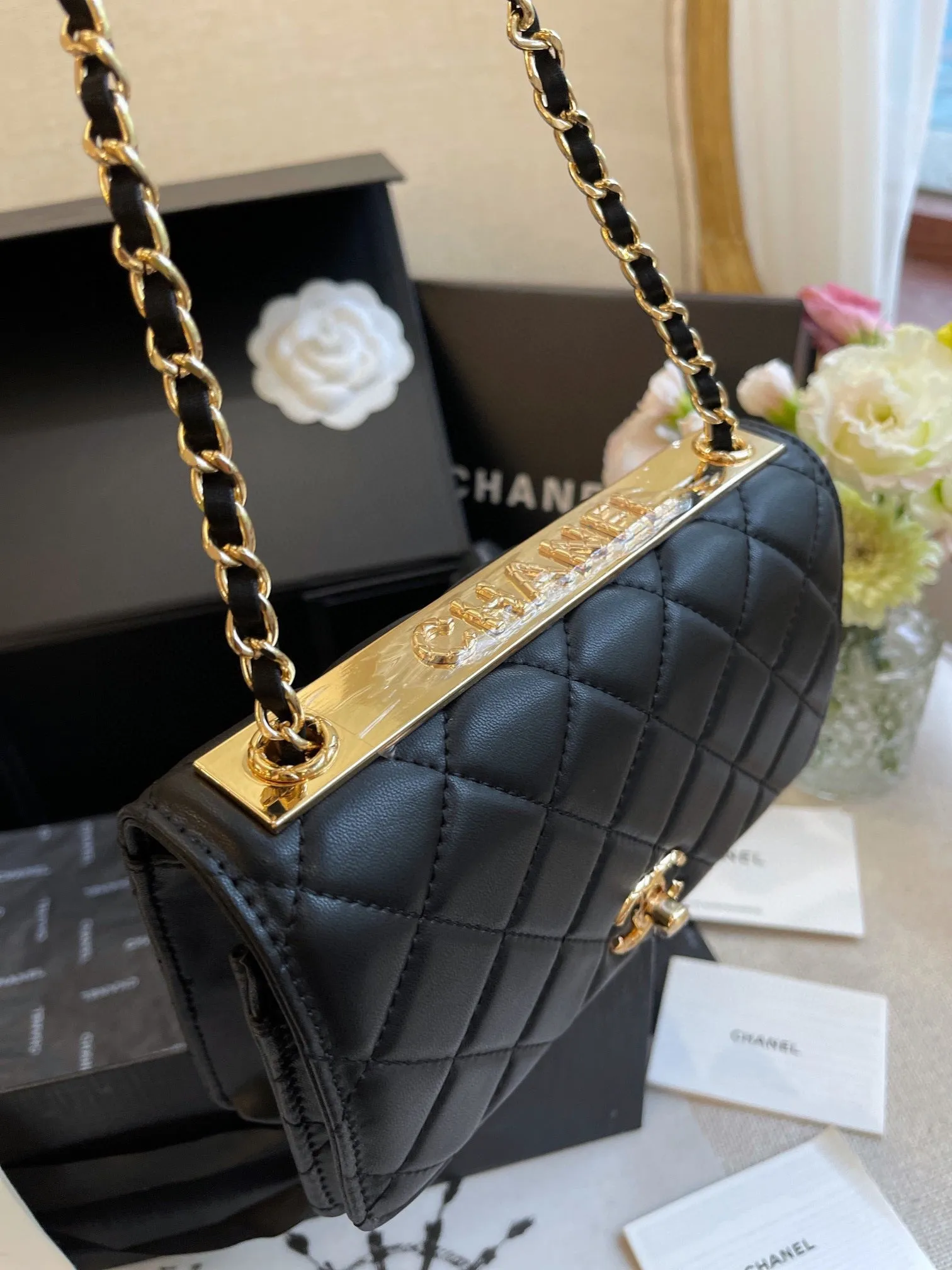CC620 Wallet on Chain / 4.8 × 7.5 × 1.4 in