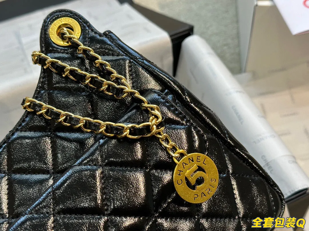CC632 Small Hobo Bag / 6.6 × 7.4 × 2.3 in