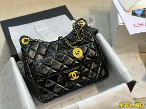 CC632 Small Hobo Bag / 6.6 × 7.4 × 2.3 in
