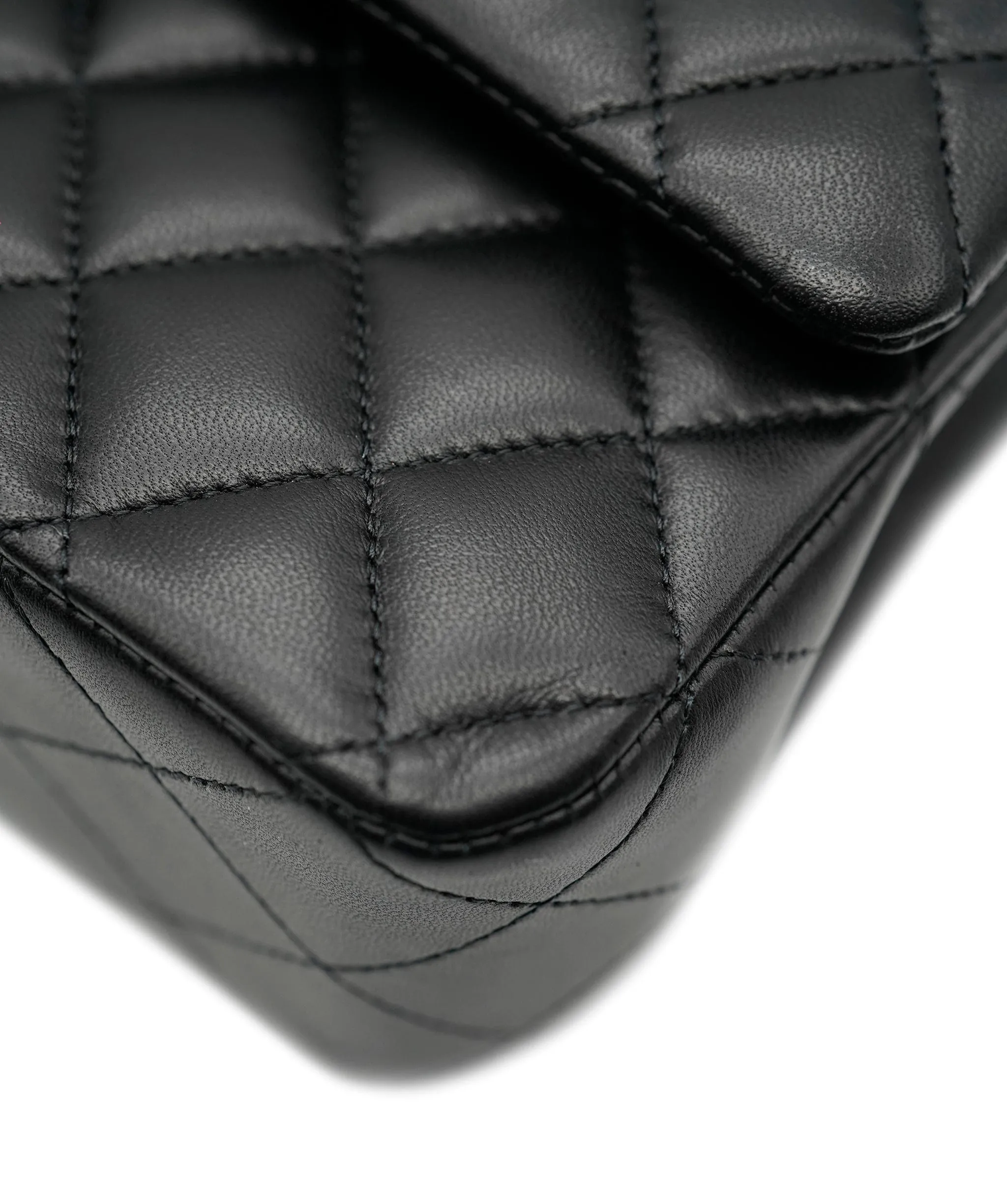 Chanel Black Leather Quilted Lambskin Medium Classic Flap Bag  ASC4267
