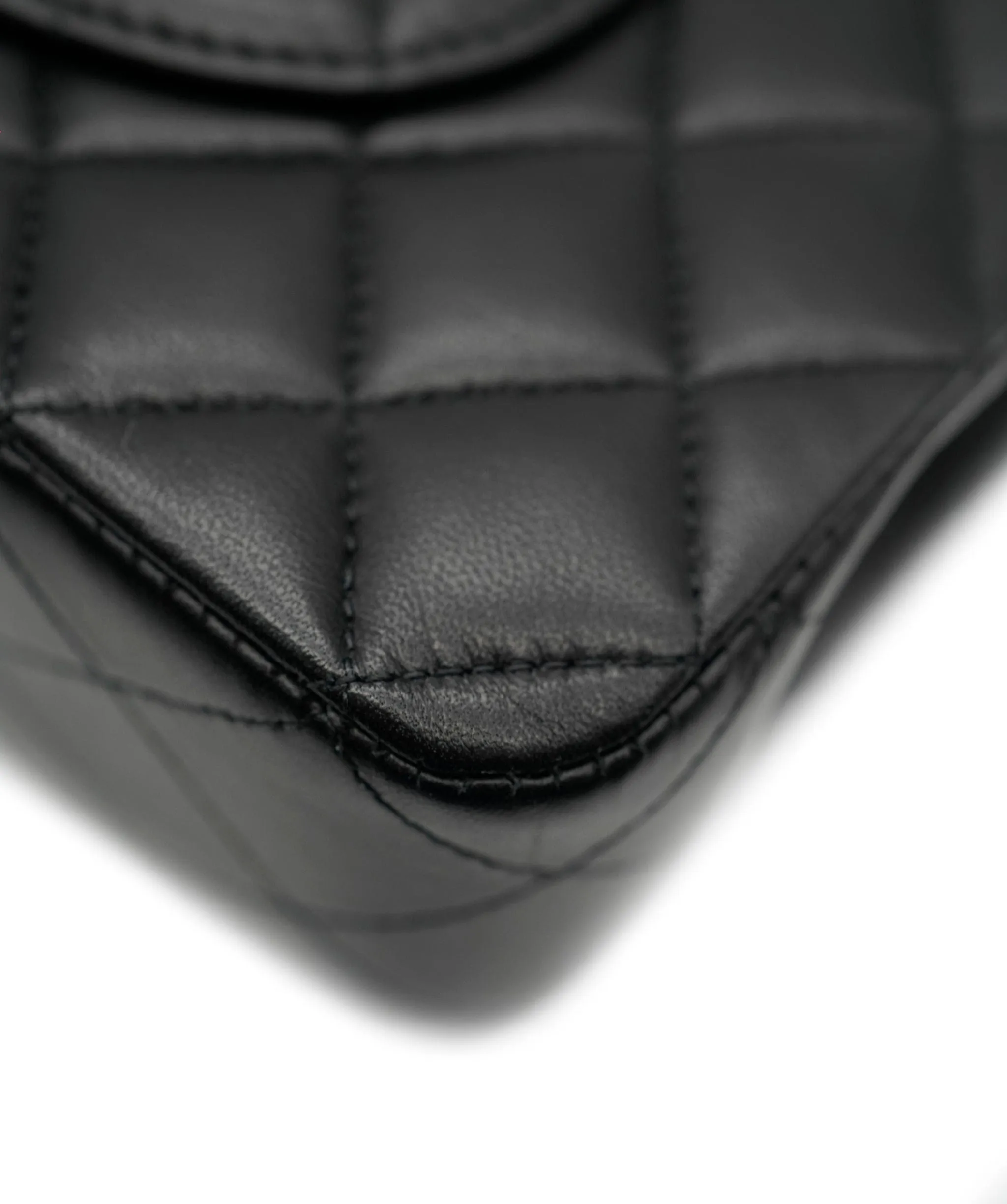 Chanel Black Leather Quilted Lambskin Medium Classic Flap Bag  ASC4267