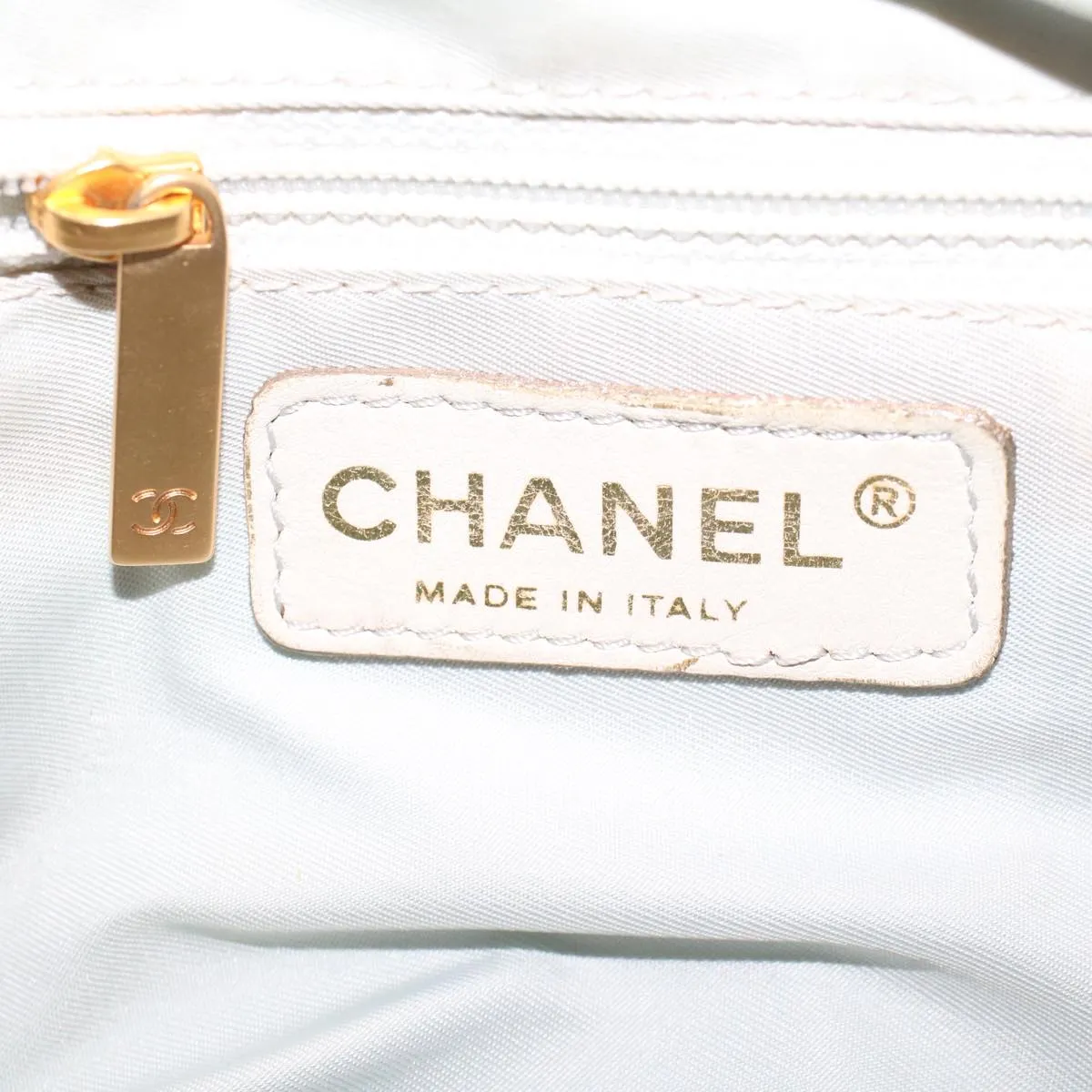 Chanel Boston Bag Patent leather Gold Tone CC Auth yb278