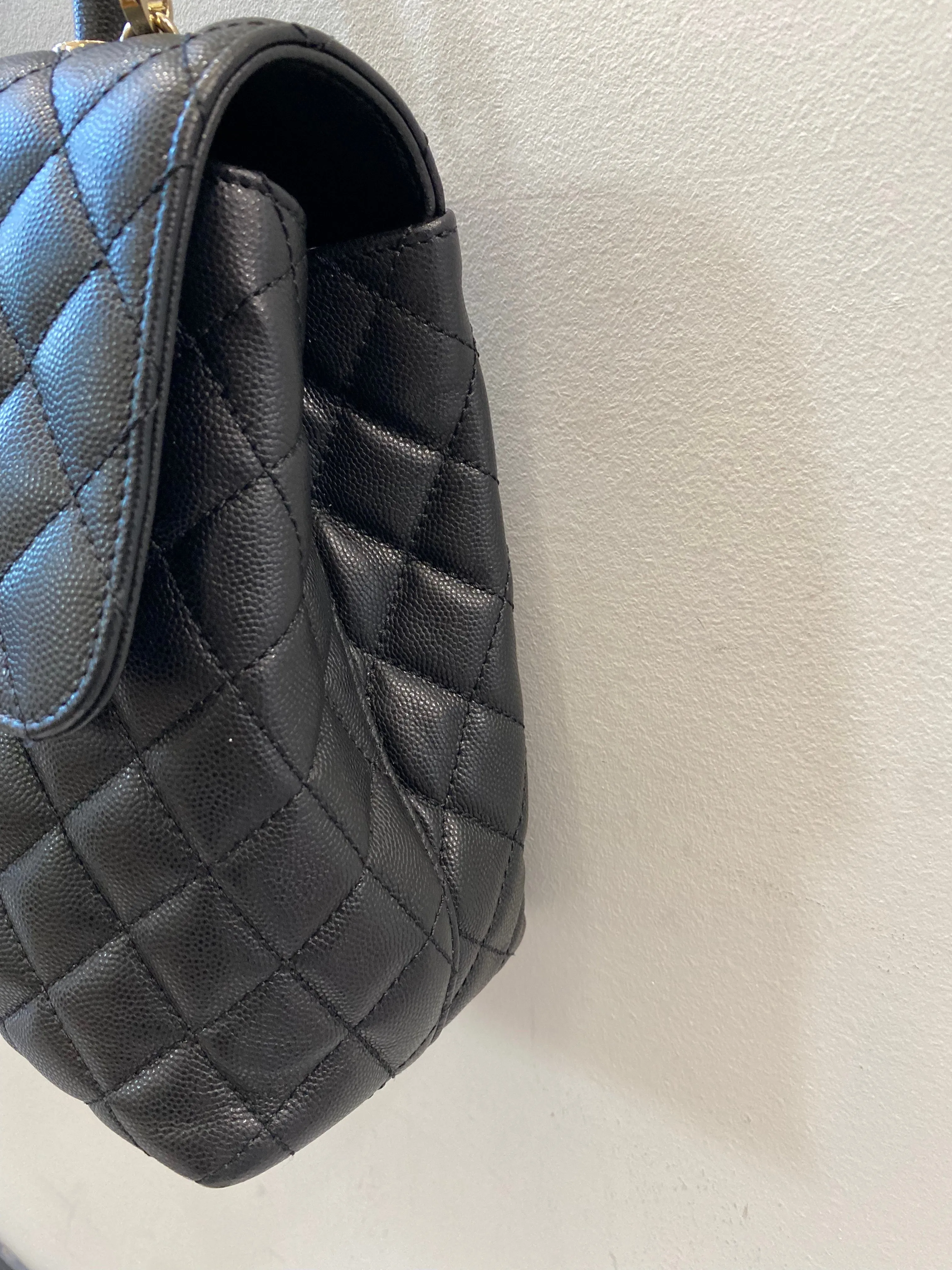 CHANEL CAVIAR QUILTED MEDIUM COCO TOP HANDLE FLAP BAG