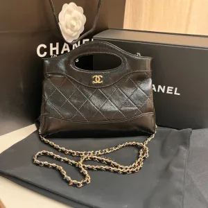 Chanel Quilted Black Cross Body Bag – Leather