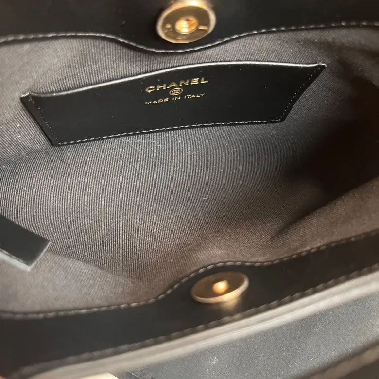 Chanel Quilted Black Cross Body Bag – Leather