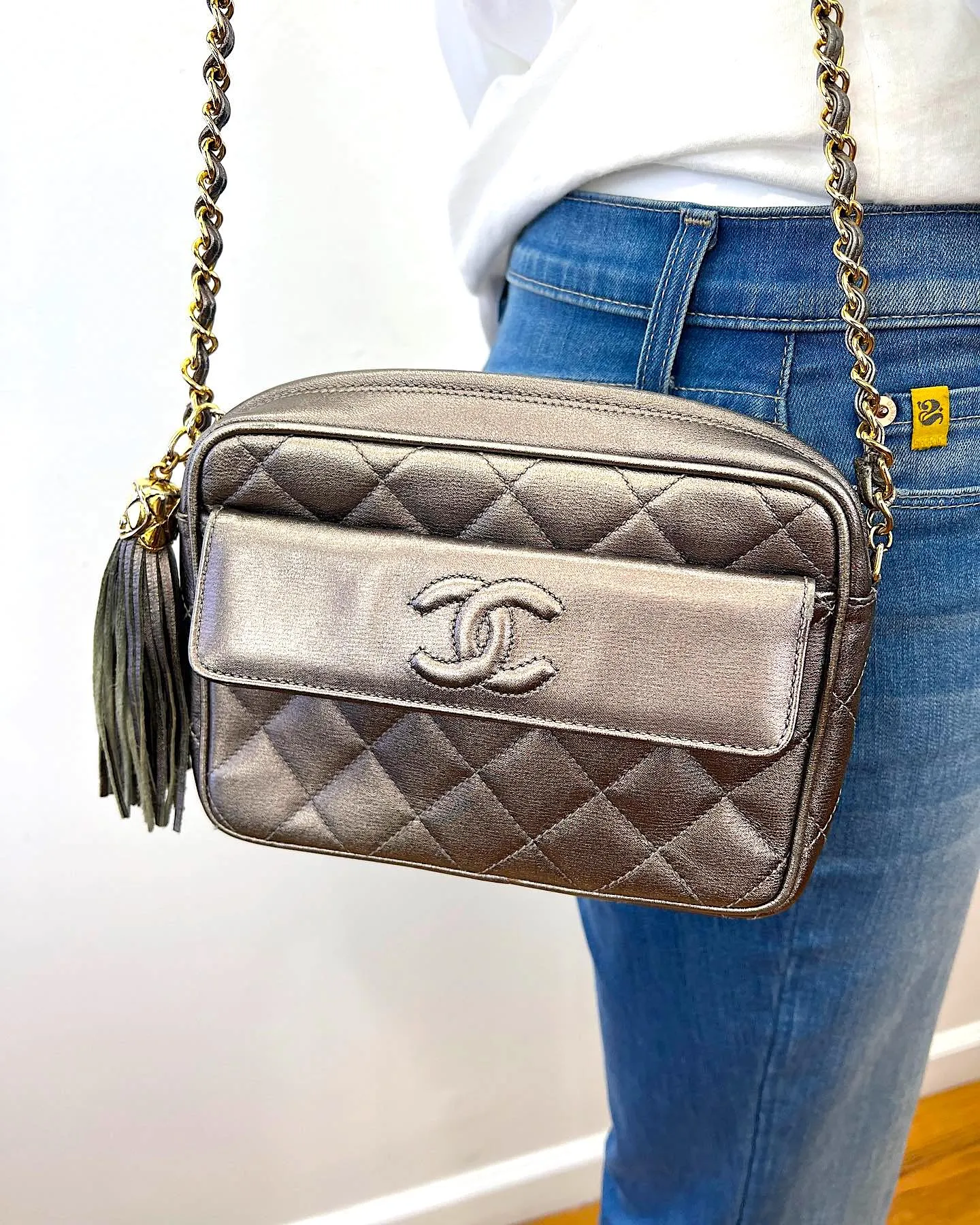 CHANEL VINTAGE CC QUILTED MATALASSE LEATHER CHAIN CAMERA BAG