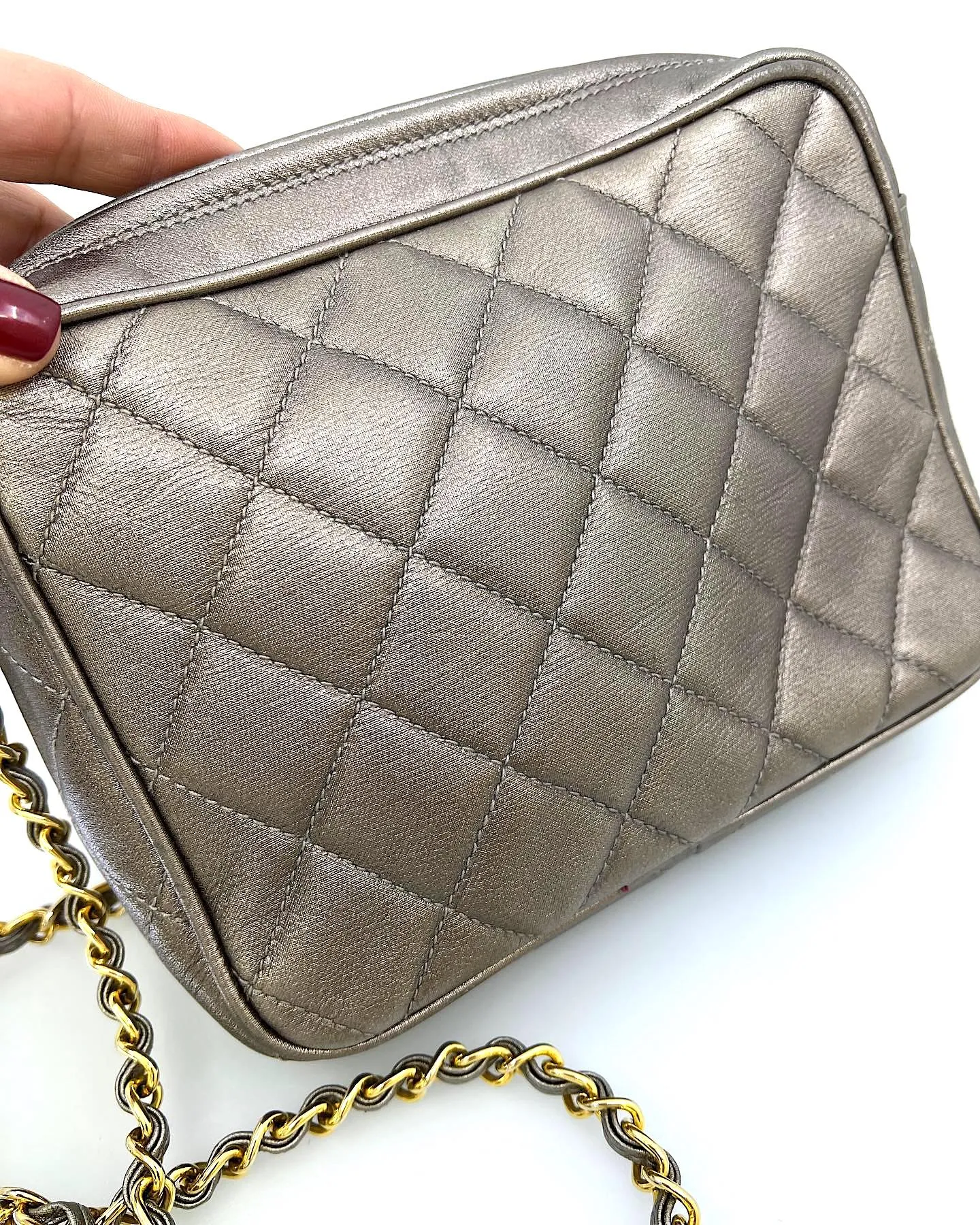 CHANEL VINTAGE CC QUILTED MATALASSE LEATHER CHAIN CAMERA BAG