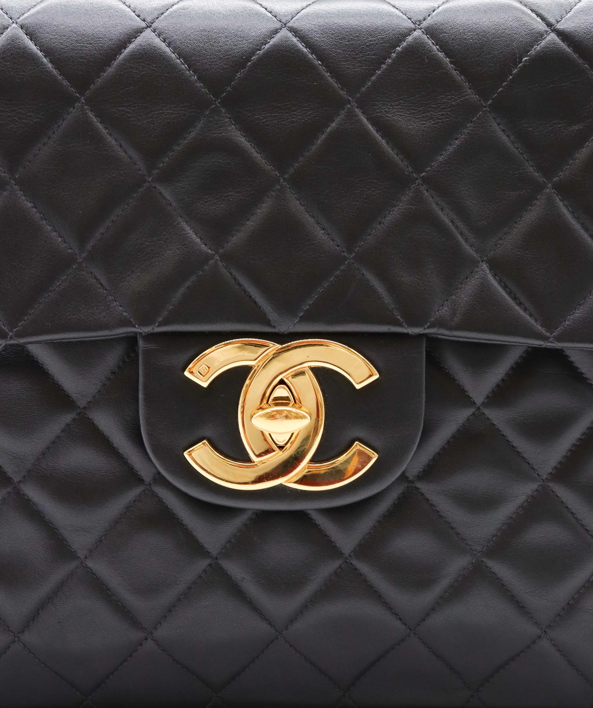 CHANEL VINTAGE MATELASSE 34 CHAIN SHOULDER BAG BLACK LAMB SKIN 90244702 DXBS0593