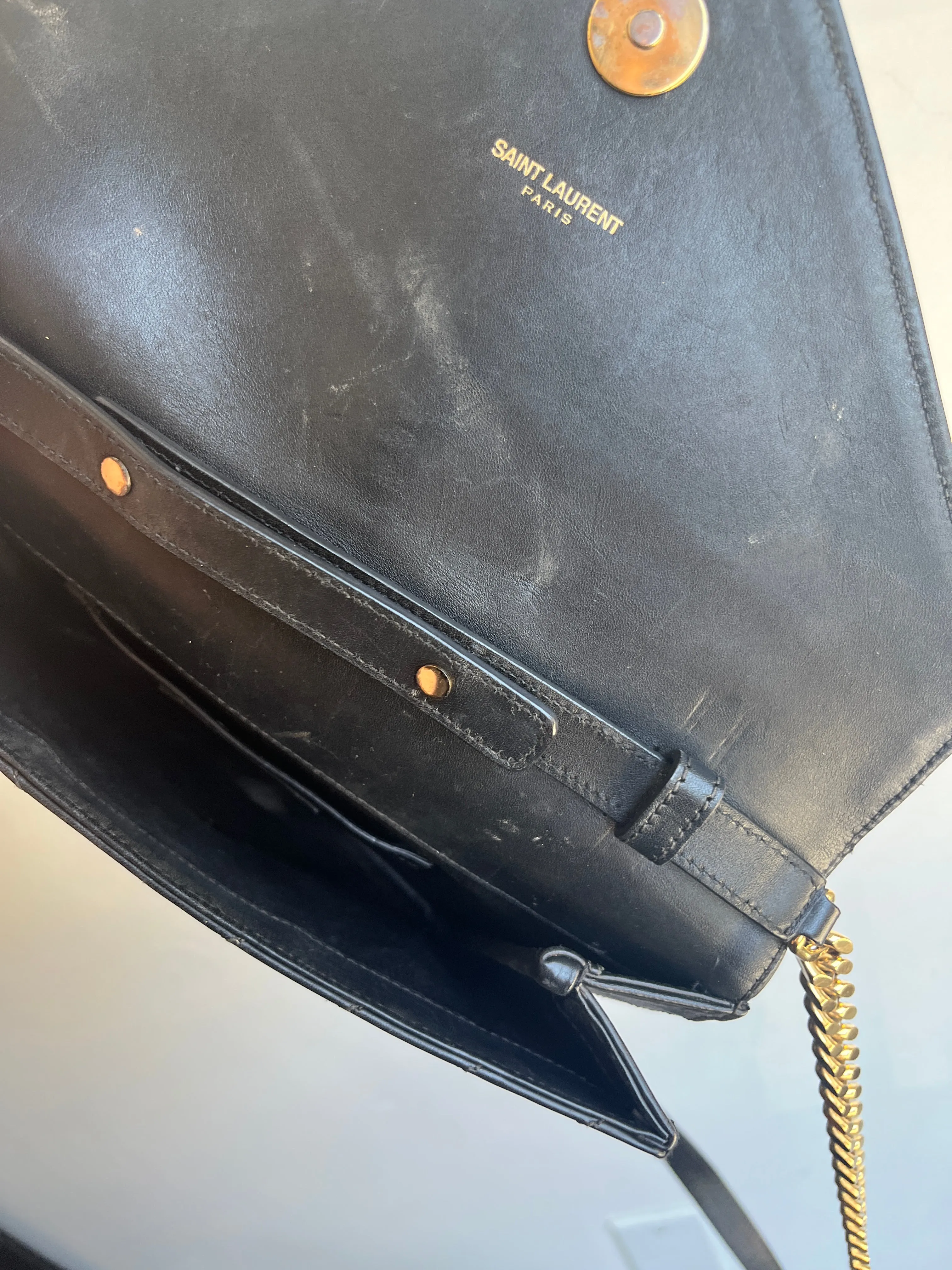 CHEVRON ENVELOPE BAG