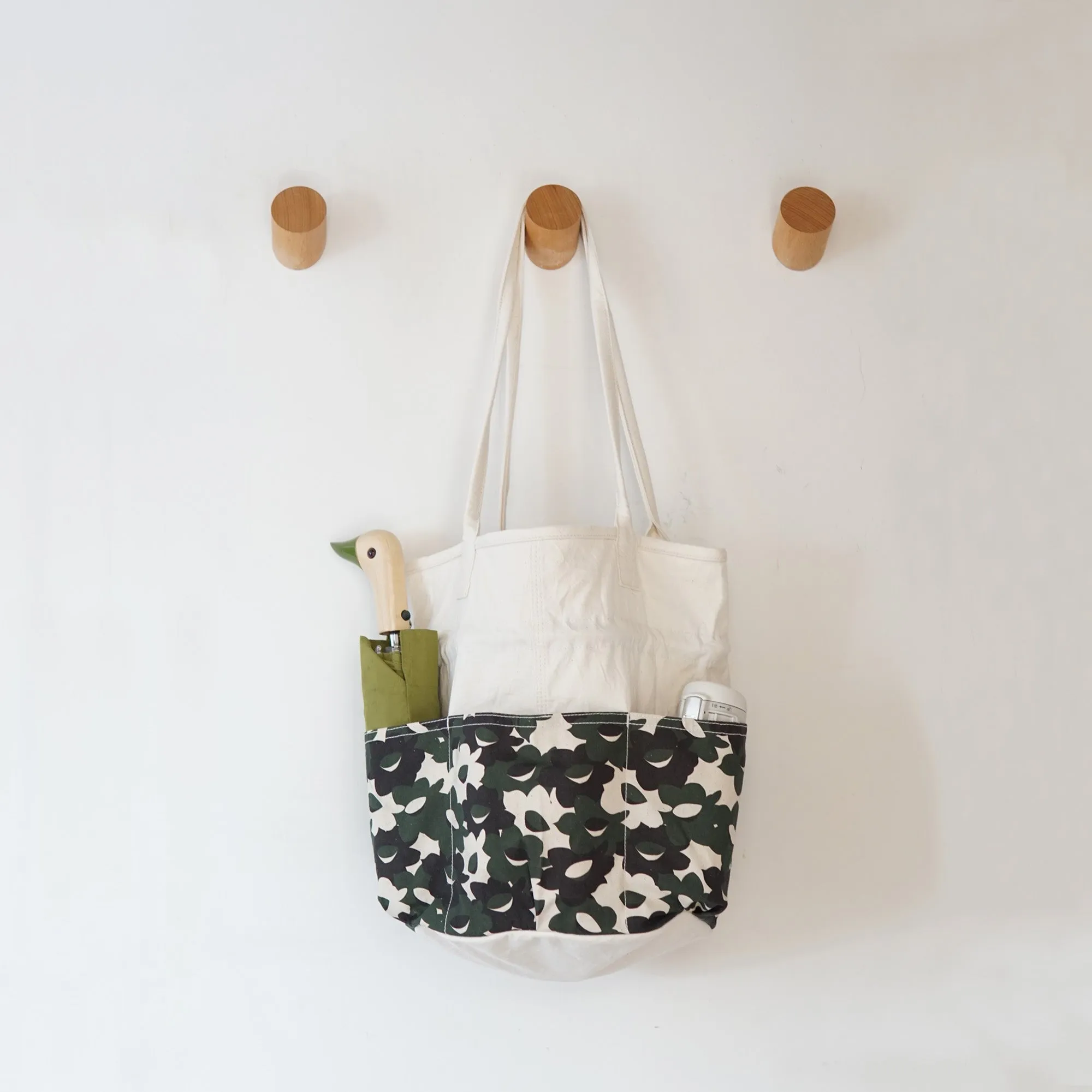 Daffodil Pattern Drawstring Canvas Tool Tote Bag