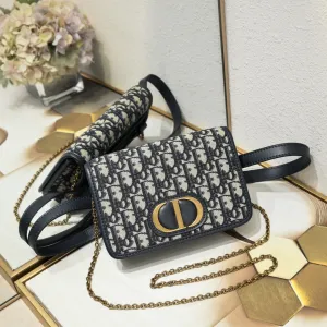 DR285 2-in-1 30 Montaigne Pouch / 7.5 x 5 x 1.5 inches