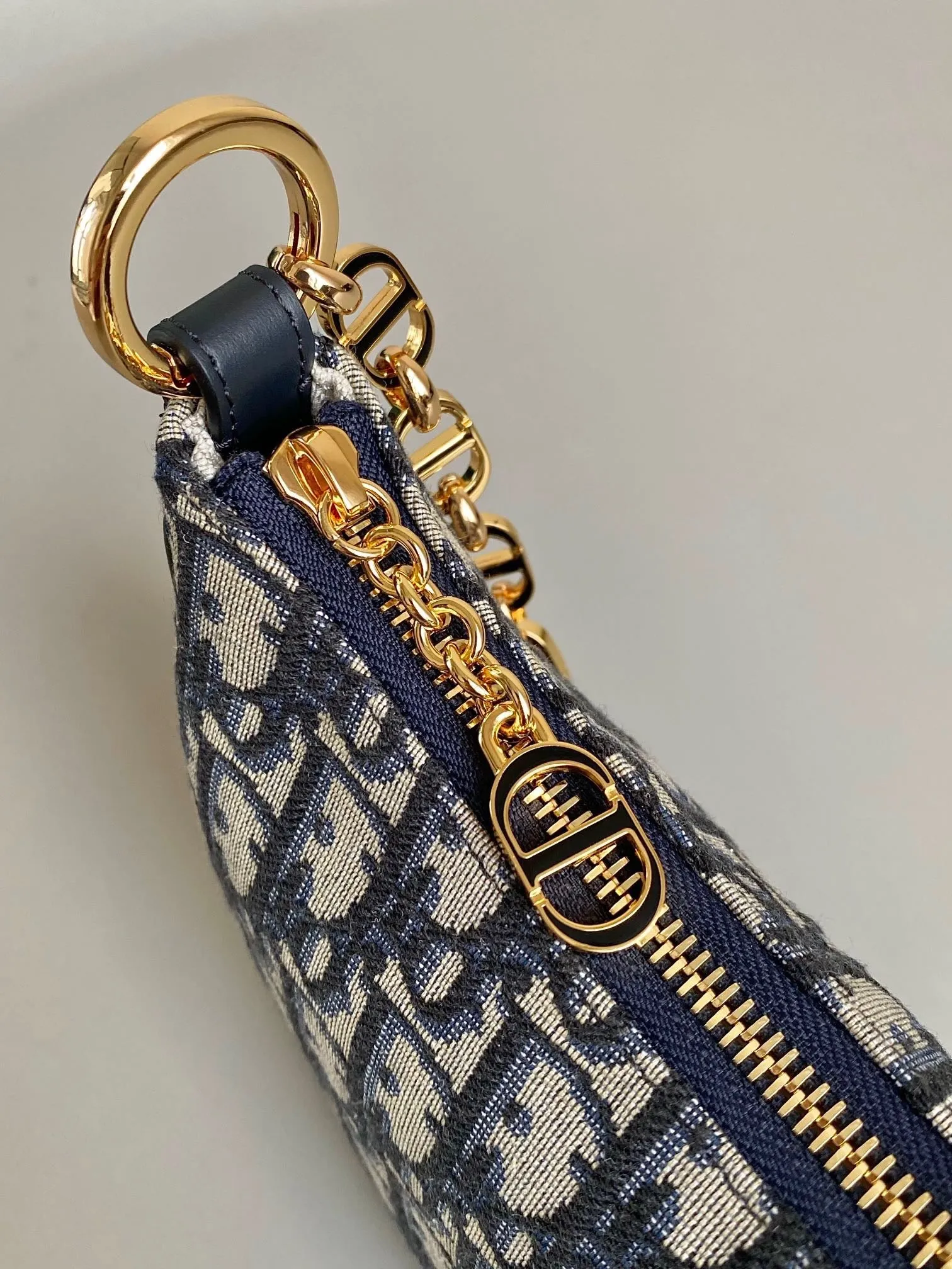 DR291 CD Lounge Bag / HIGHEST QUALITY VERSION / 10 x 6 x 2 inches