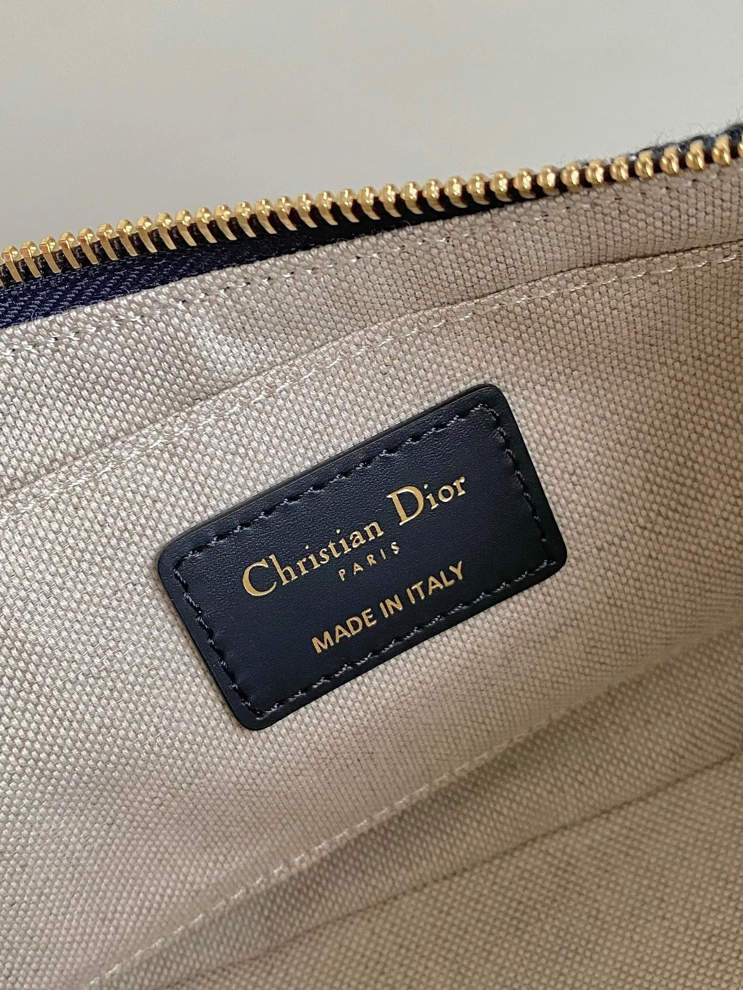 DR291 CD Lounge Bag / HIGHEST QUALITY VERSION / 10 x 6 x 2 inches