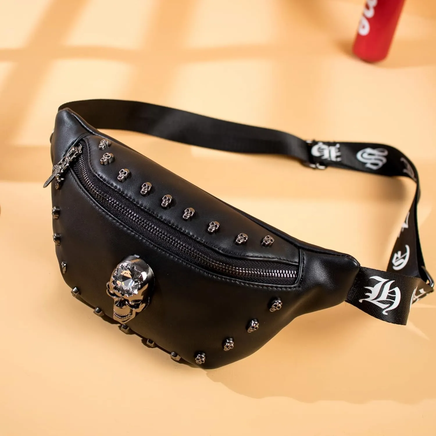 Fanny Pack for Women, Black Leather Bum Bag for Women, Skull Design Fanny Packs for Women, Fashion Waist Bag for Dog Walking, Festivals, Hiking, Travel
