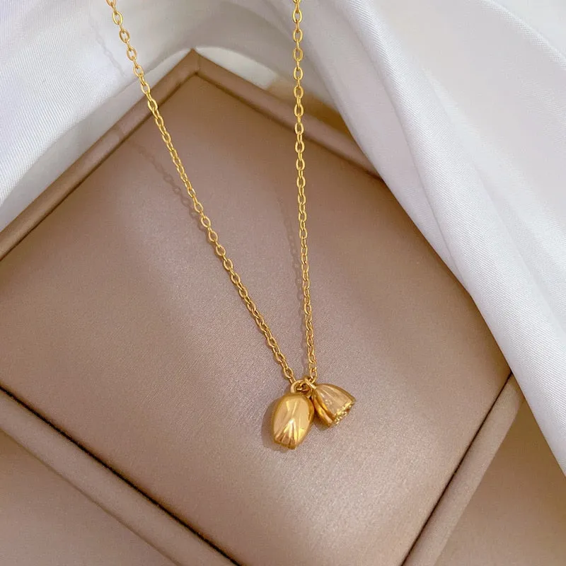 Gold Color Temperament Lotus Shaped Pendant Necklace For Women