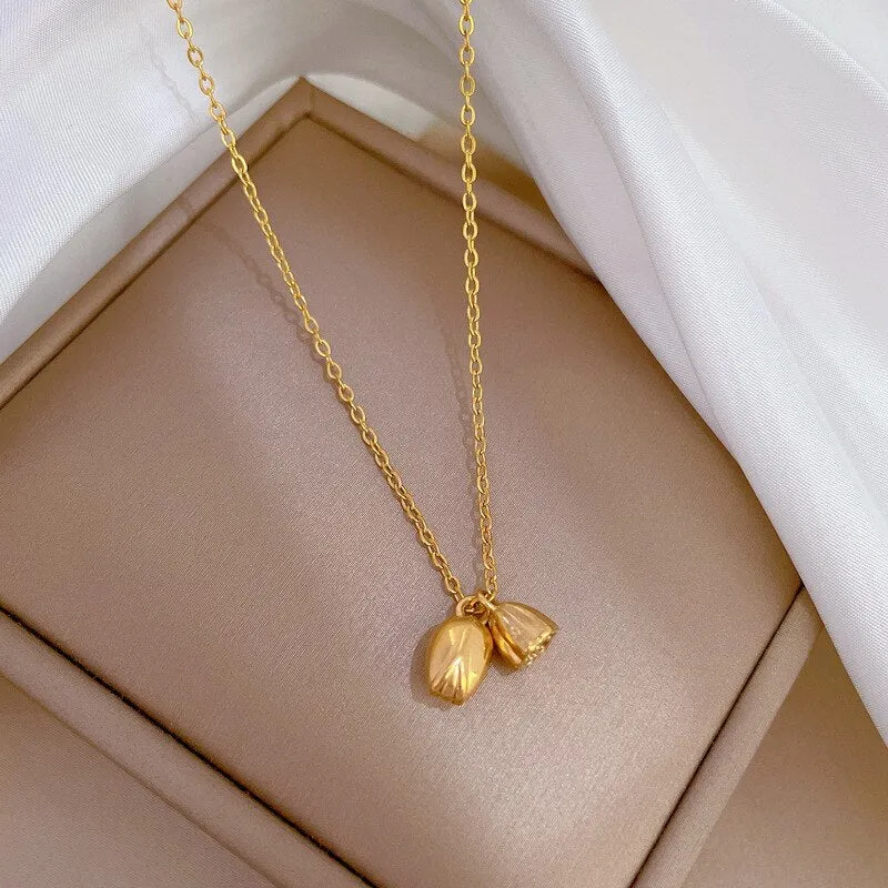 Gold Color Temperament Lotus Shaped Pendant Necklace For Women