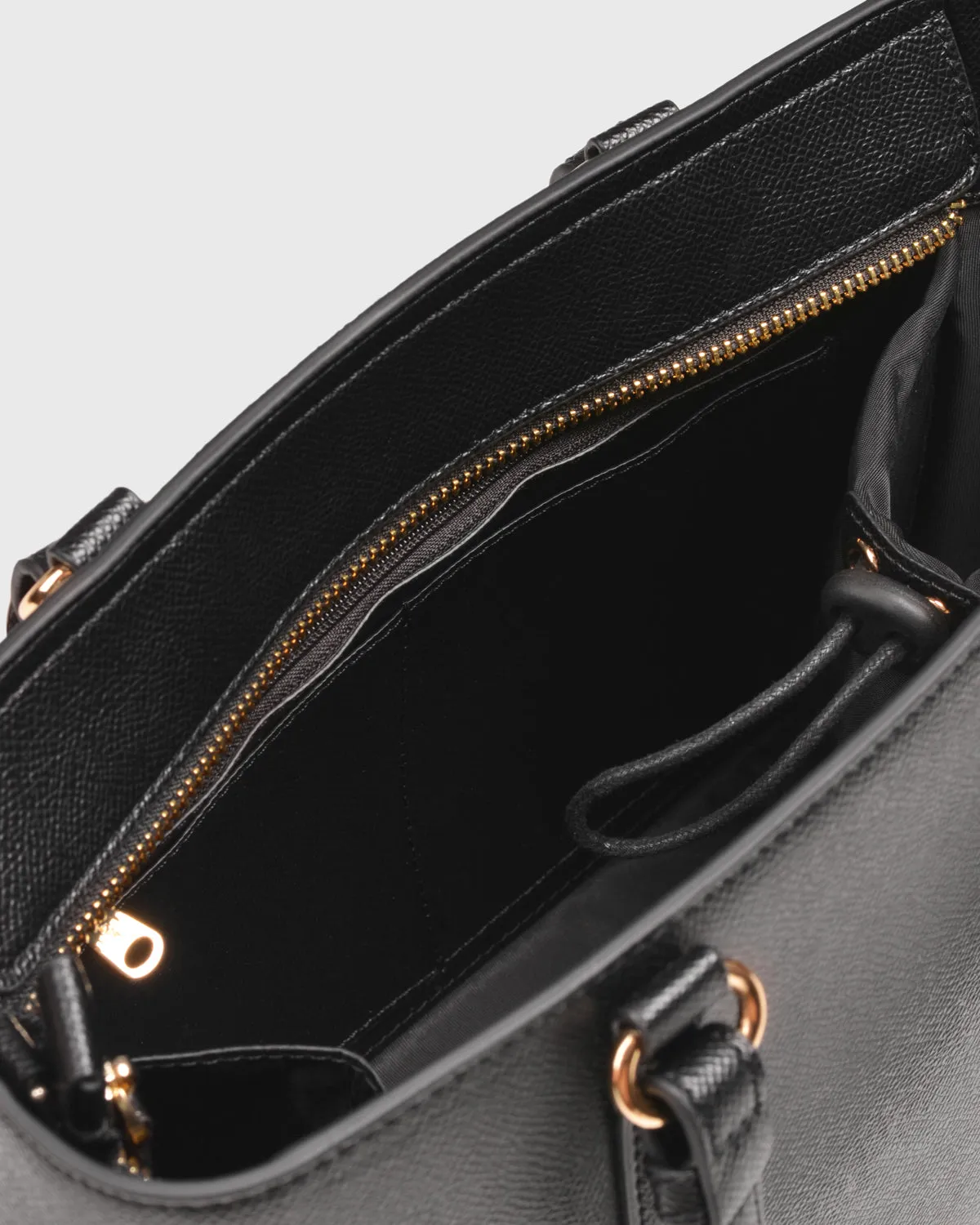 Hanna Top Handle (Black)