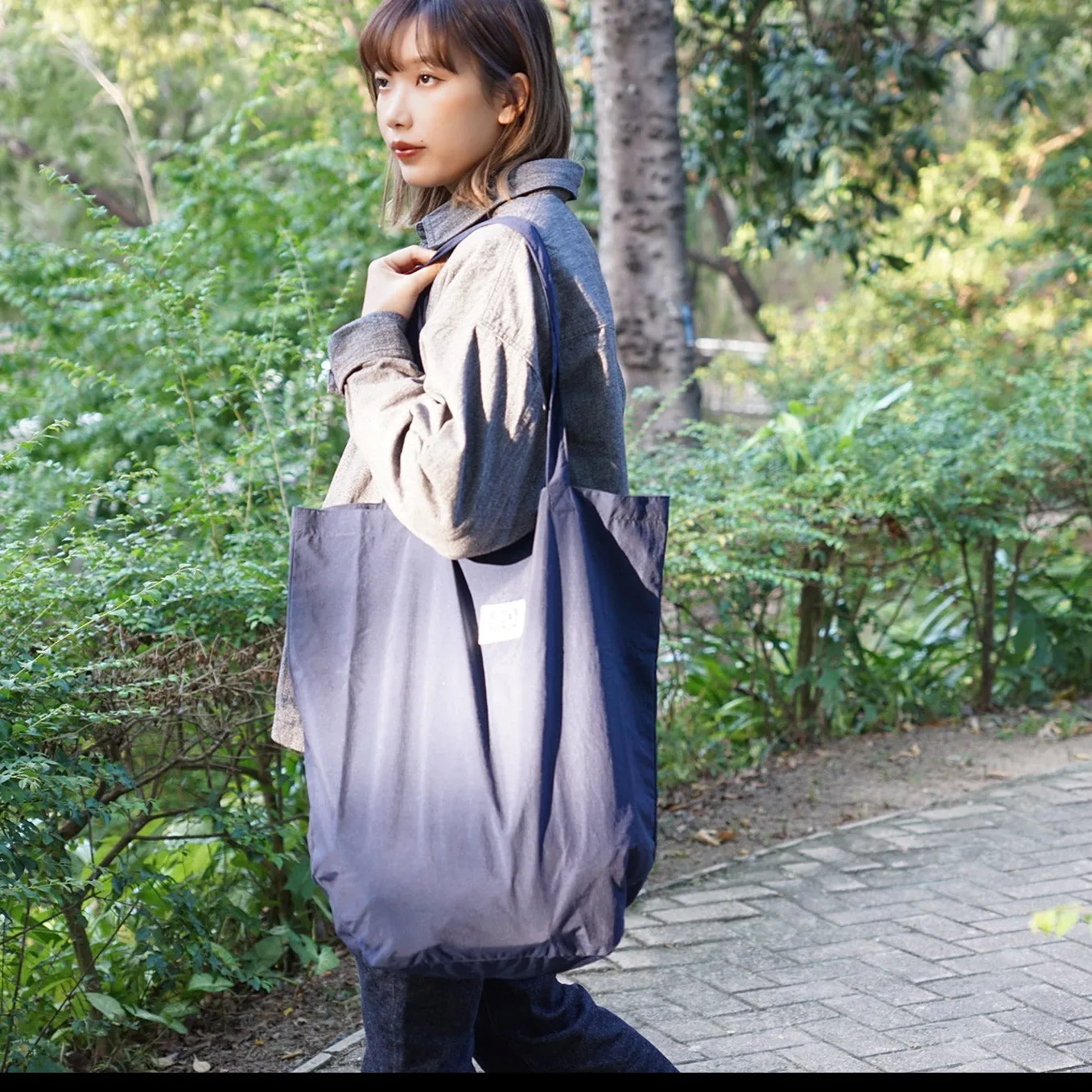 Incense Harbour Outdoor Daily Oversized Tote - Navy
