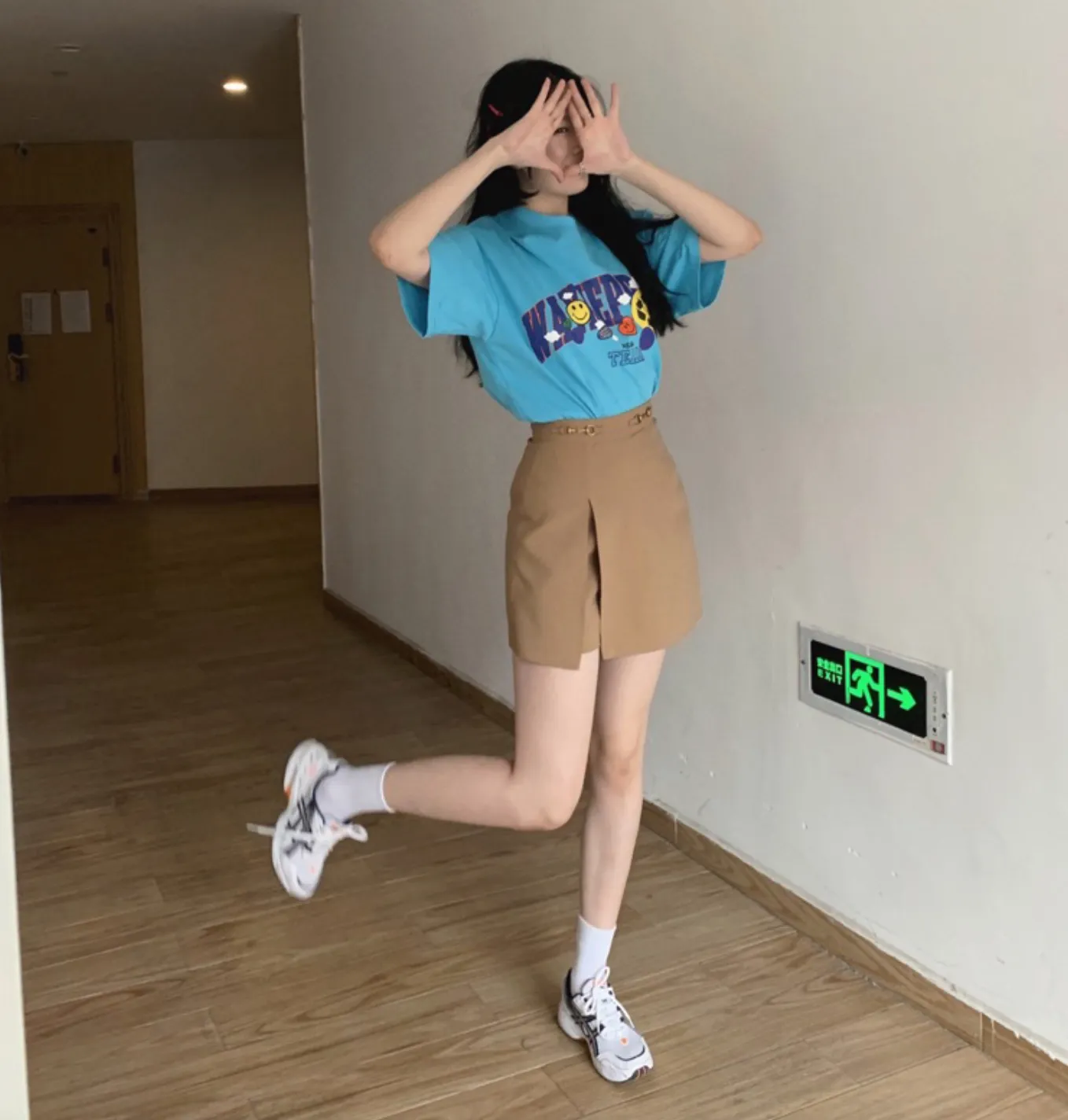 [Korean Style] 2 Colors High Waist A-line Slit Mini Skirt