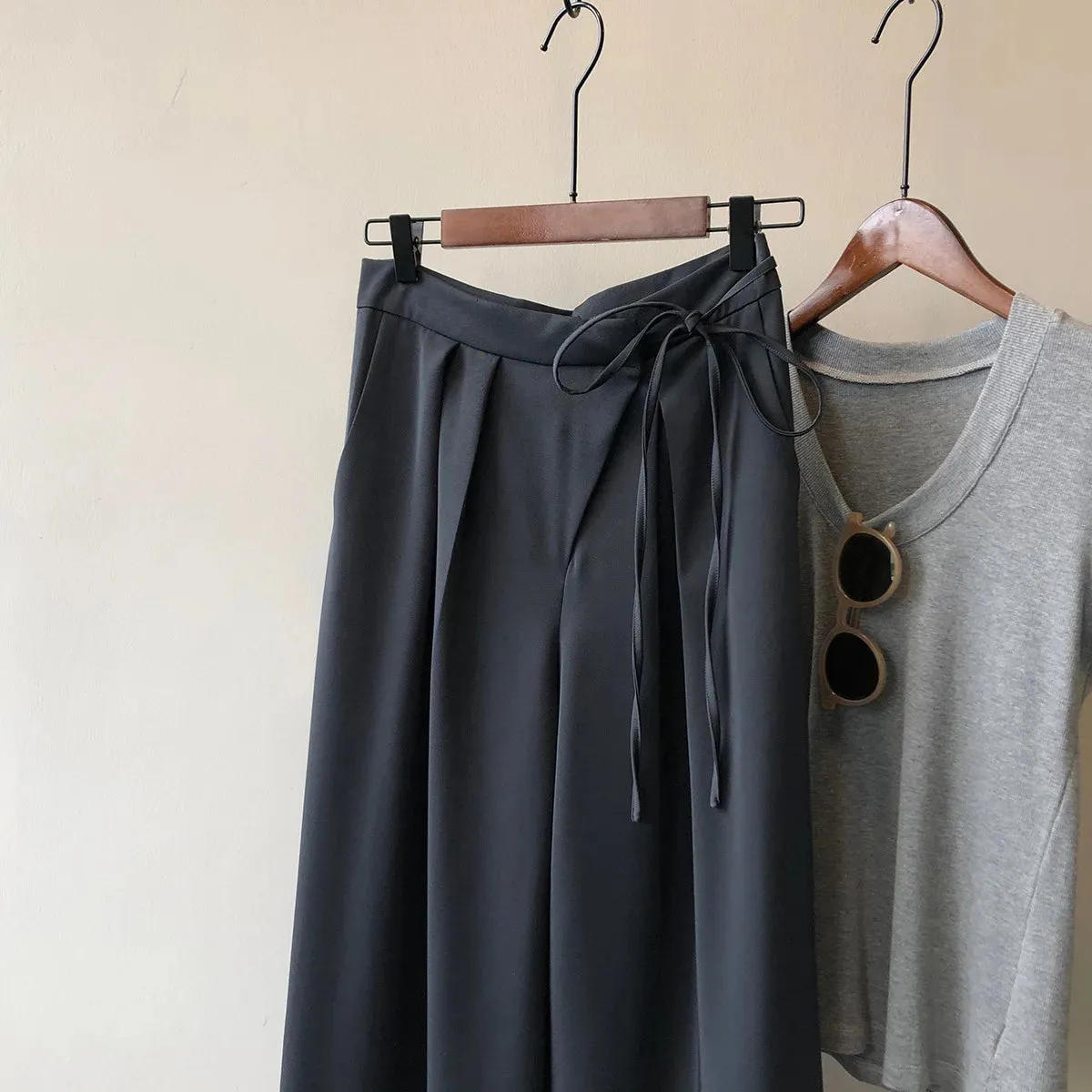 [Korean Style] 2 Colors High Waisted drawstring Tie Dress-up Trousers
