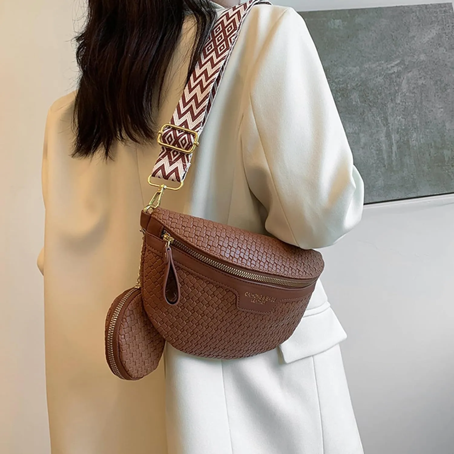 Leather Fanny Pack Bag for Women, Chest Belt Bag Purse Fashionable Crossbody Waist Bags Handbag for Everyday Use Trip Walking Hiking