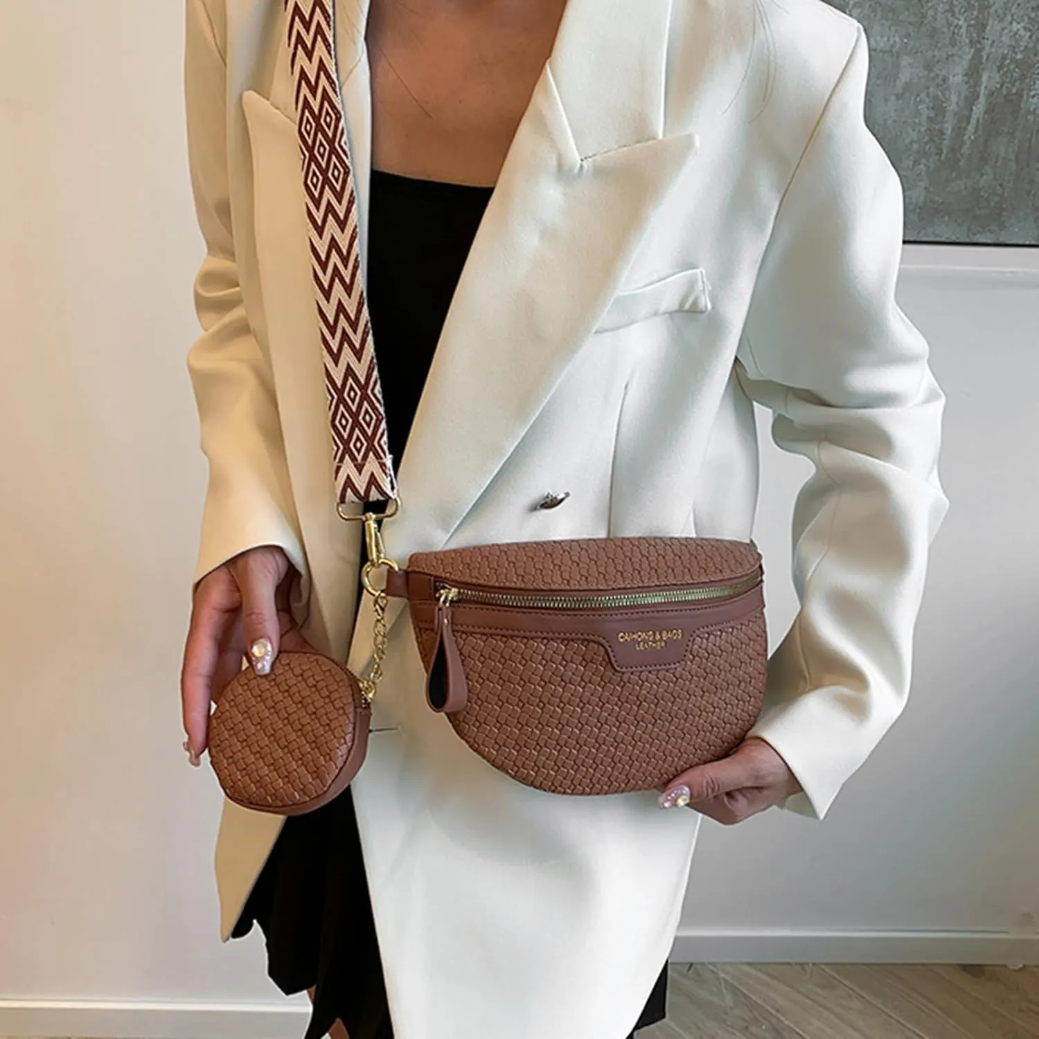 Leather Fanny Pack Bag for Women, Chest Belt Bag Purse Fashionable Crossbody Waist Bags Handbag for Everyday Use Trip Walking Hiking