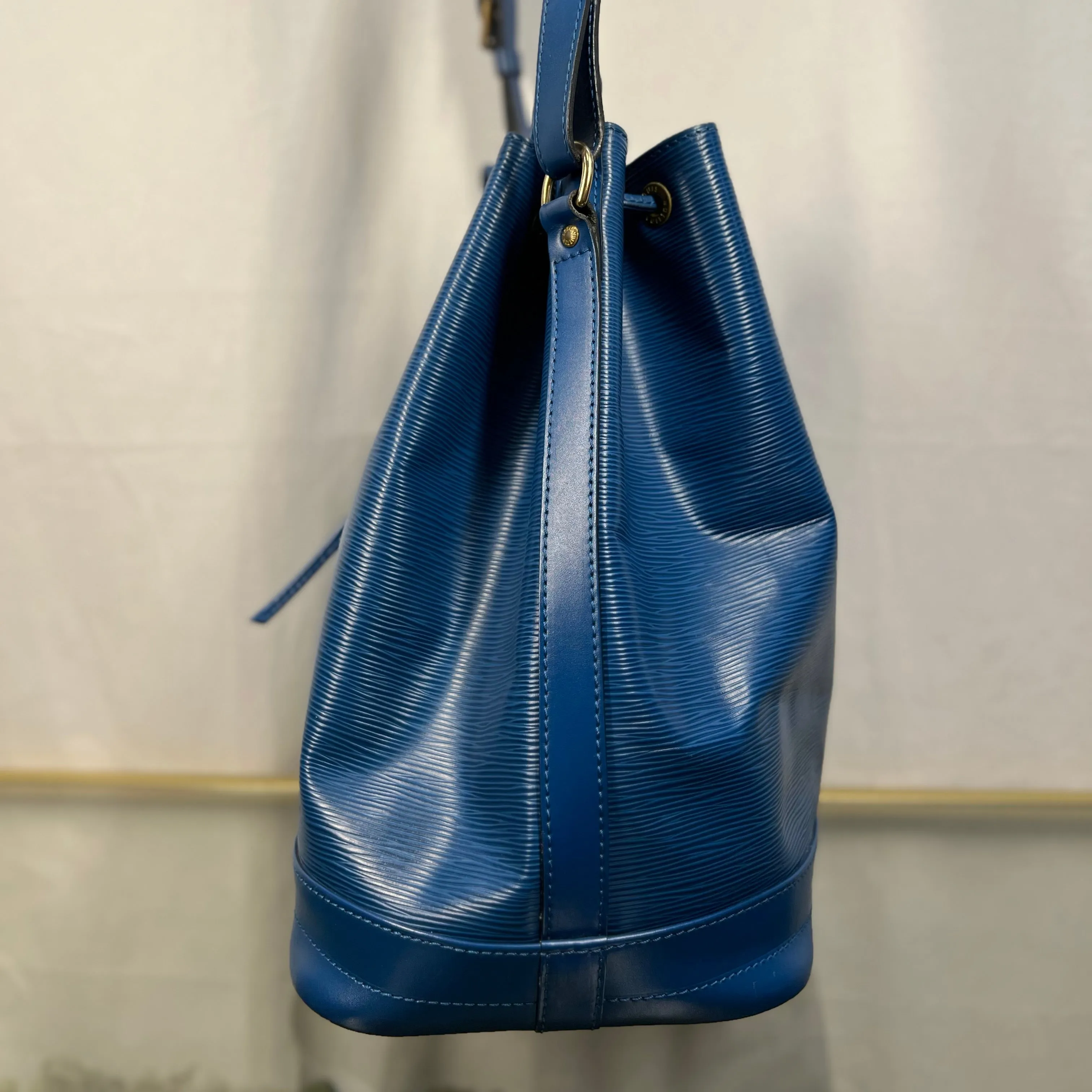 LOUIS VUITTON Noe Large Toledo Epi Leather Vintage Bucket Bag