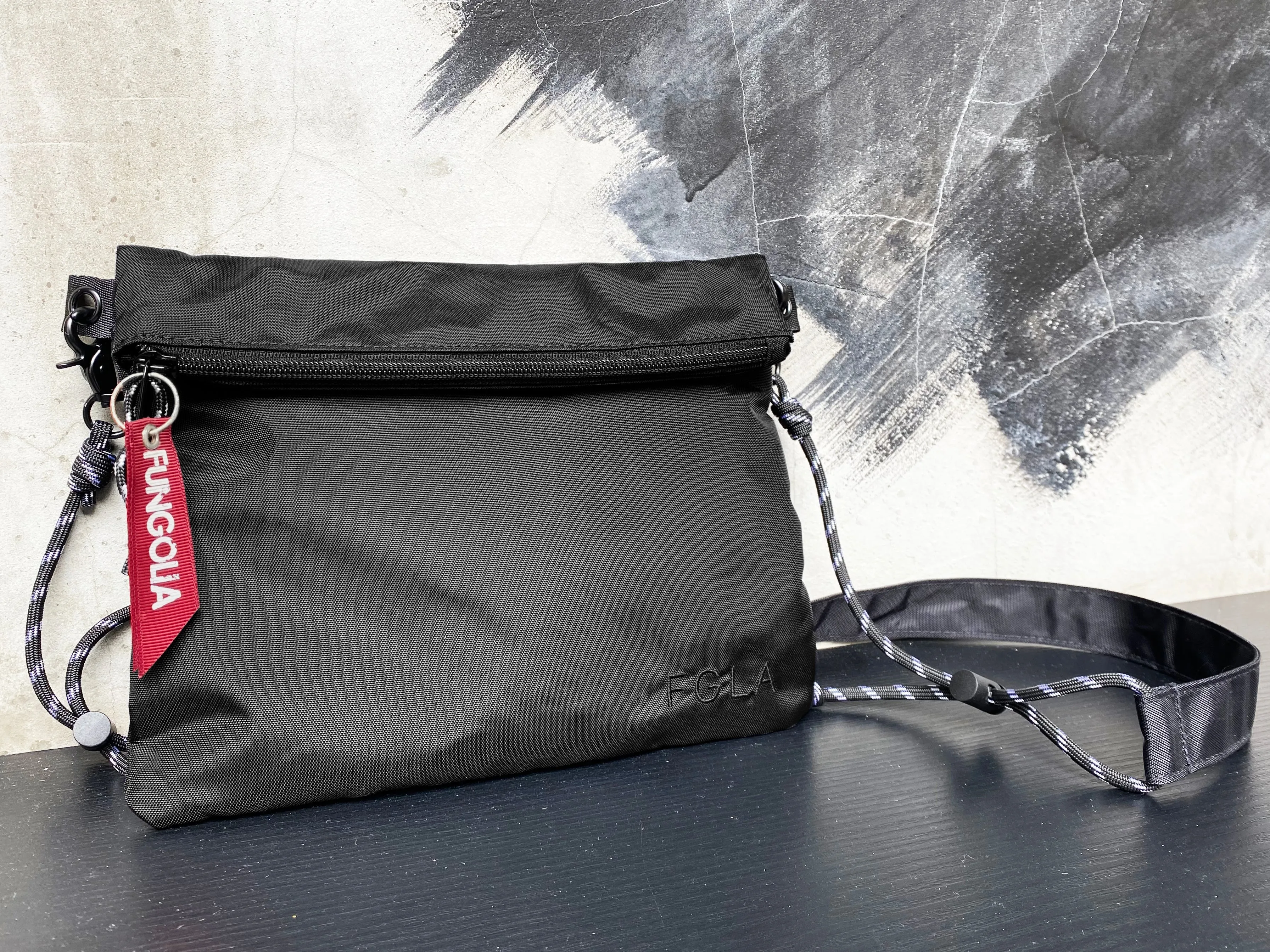 <A 000a001a92ux> Fungolia hybrid sacoche Bag (With KOVID-TEX Antimicrobial Lining)