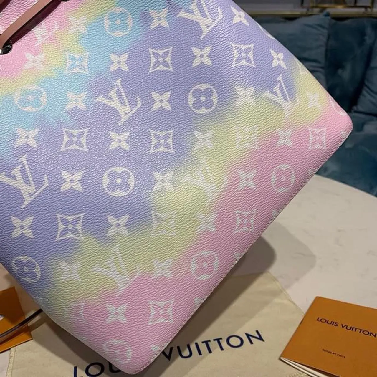 LV Escale NeoNoe MM Bucket Bag Monogram Canvas Multicolor For Women,  Shoulder And Crossbody Bags 10.2in/26cm LV M45124