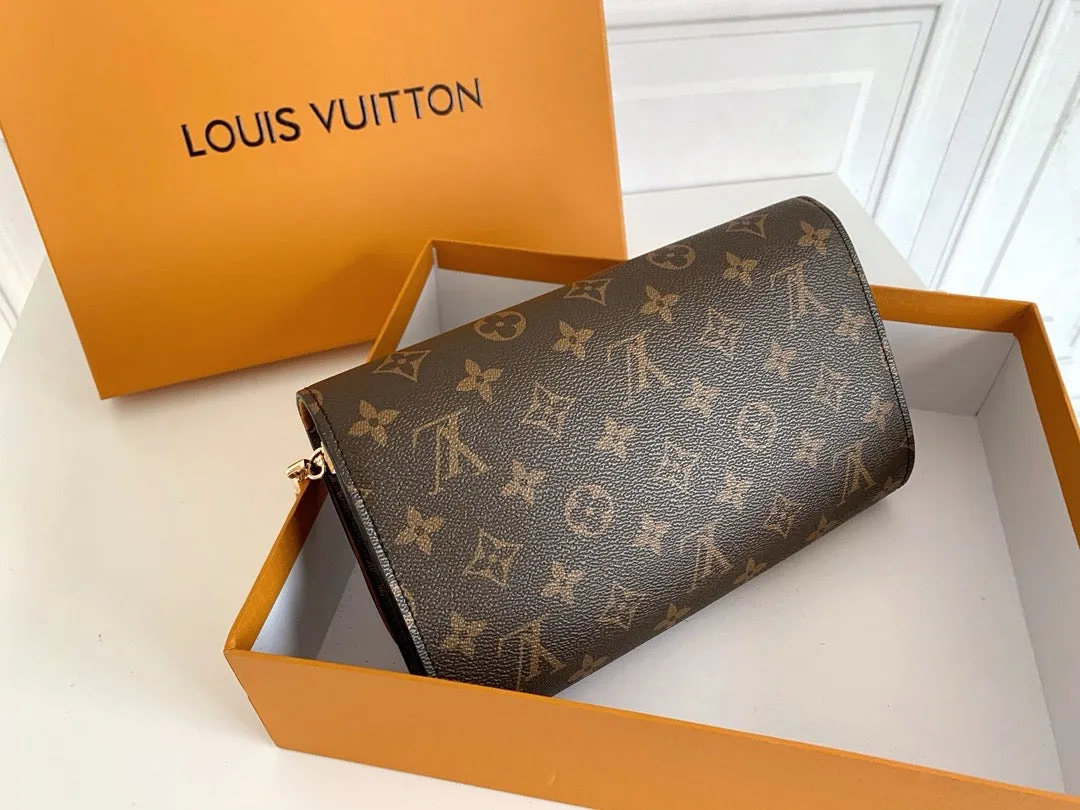 LV Pochette Louise