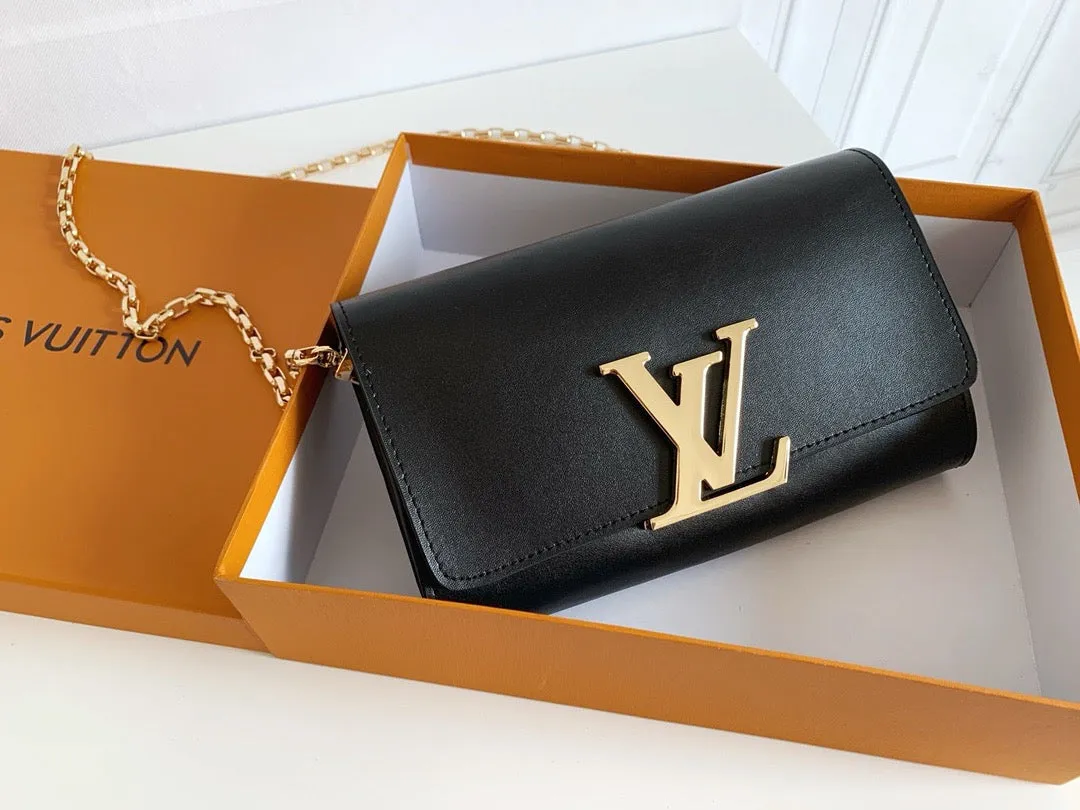 LV Pochette Louise