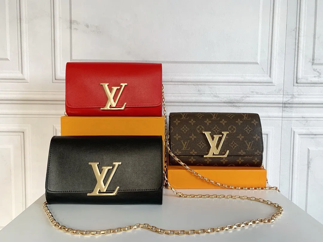 LV Pochette Louise