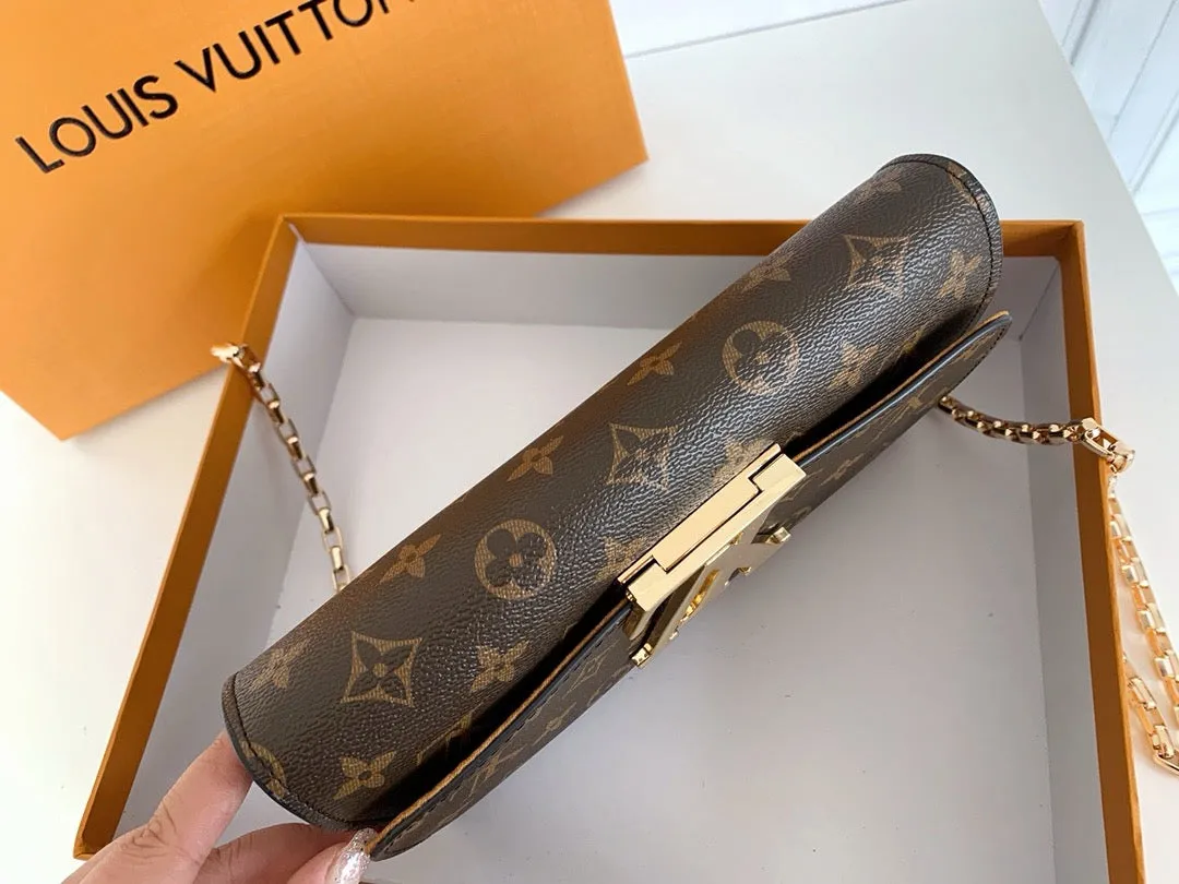 LV Pochette Louise