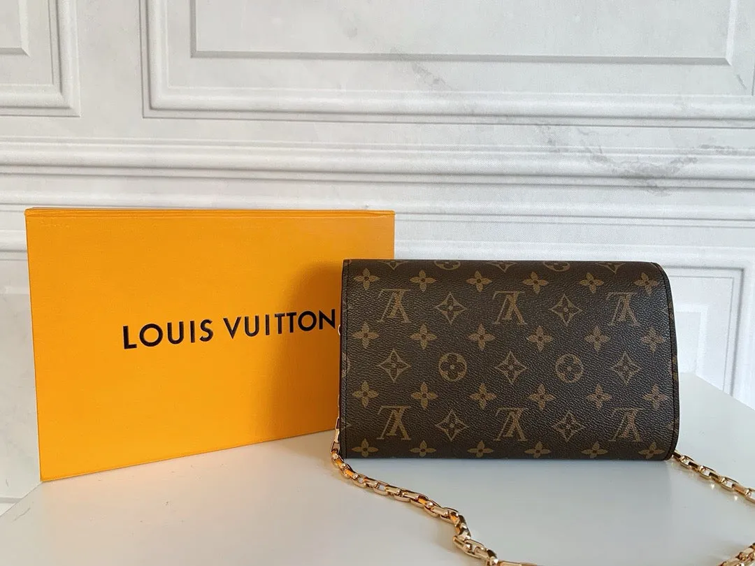LV Pochette Louise