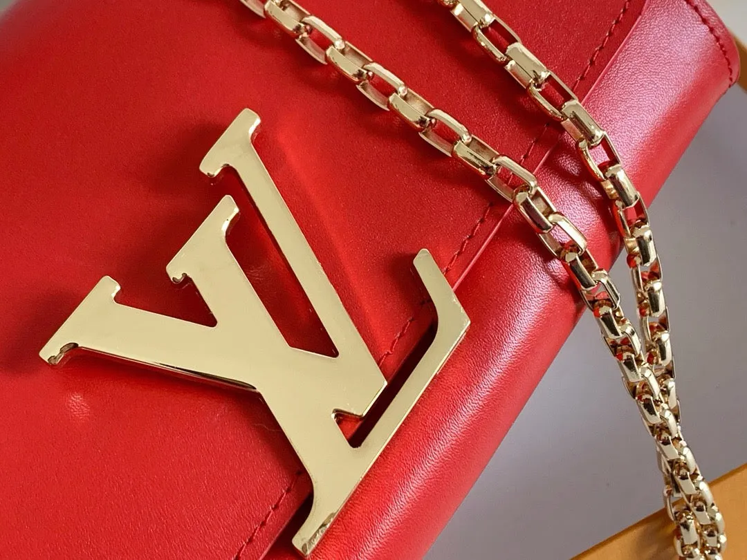 LV Pochette Louise