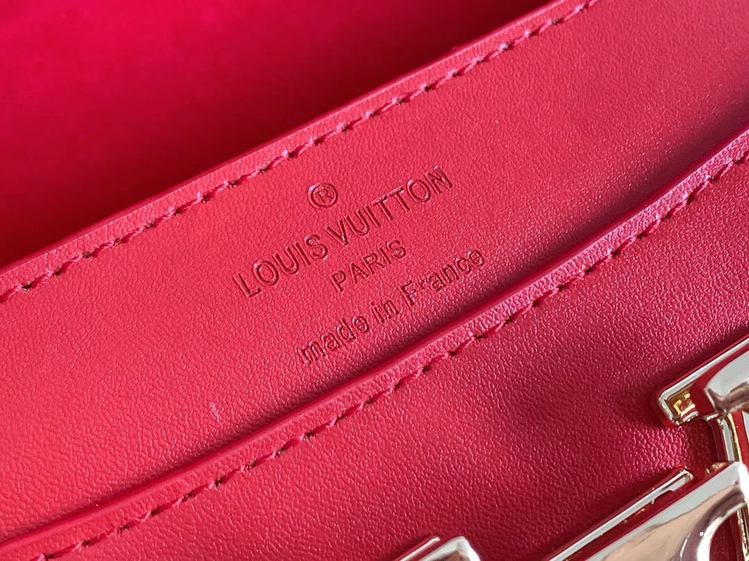 LV Pochette Louise