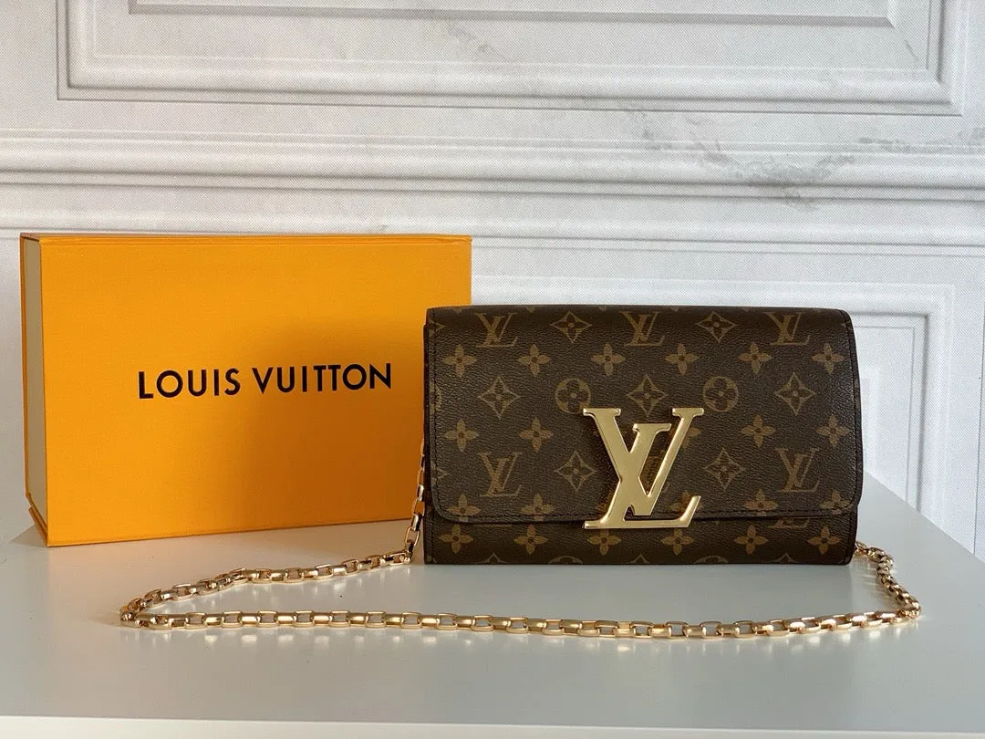 LV Pochette Louise