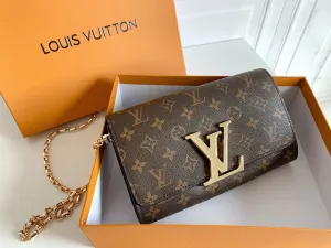 LV Pochette Louise