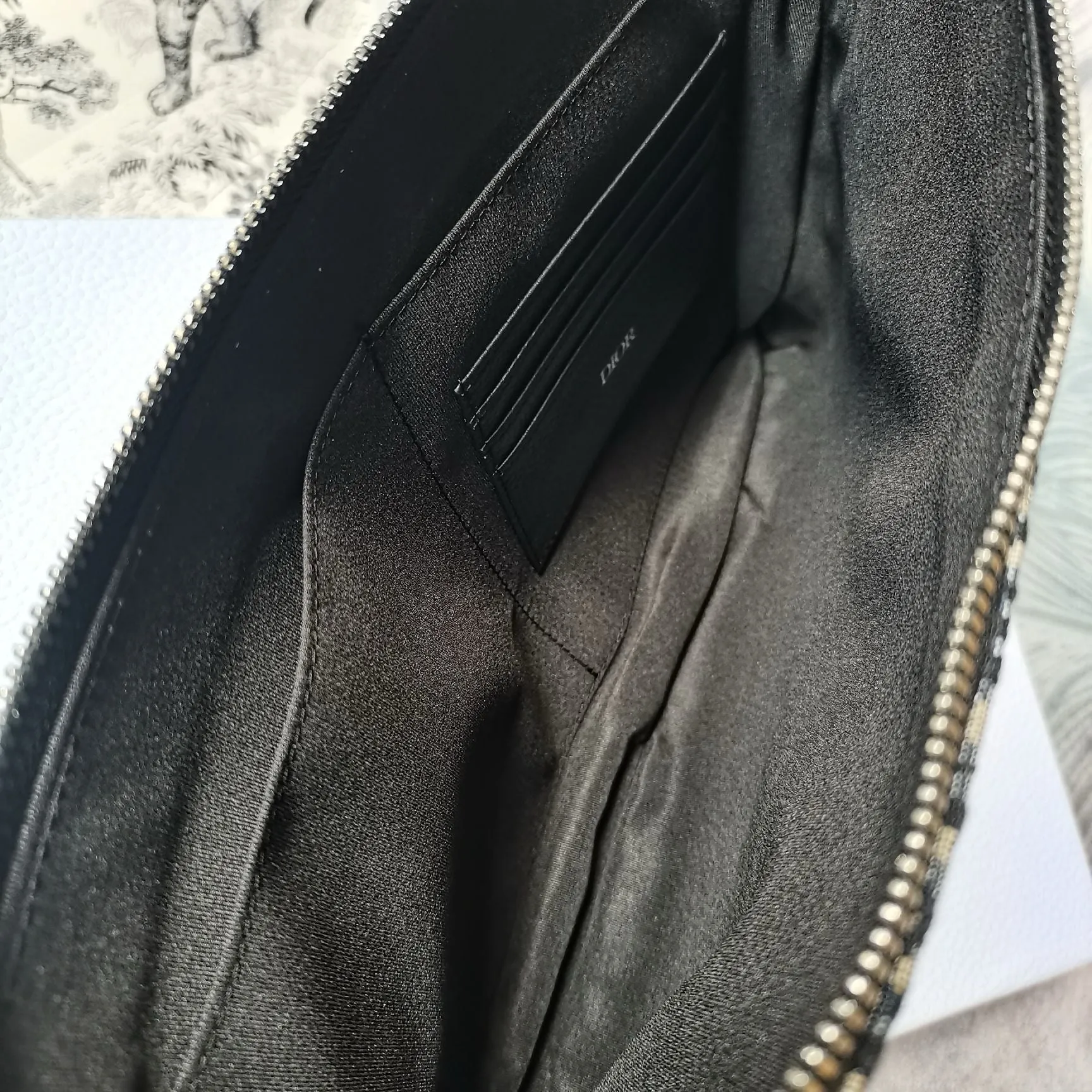 MBG061 Pouch / HIGHEST QUALITY VERSION / 12 x 8 inches