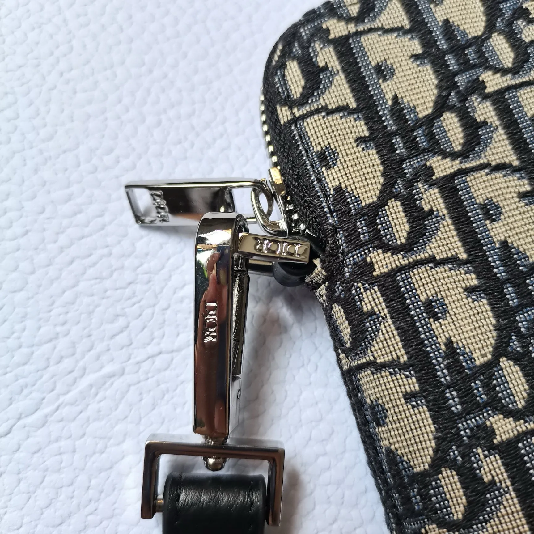 MBG061 Pouch / HIGHEST QUALITY VERSION / 12 x 8 inches