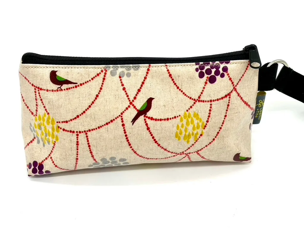 Medium Makeup Bag in Bird hanging around